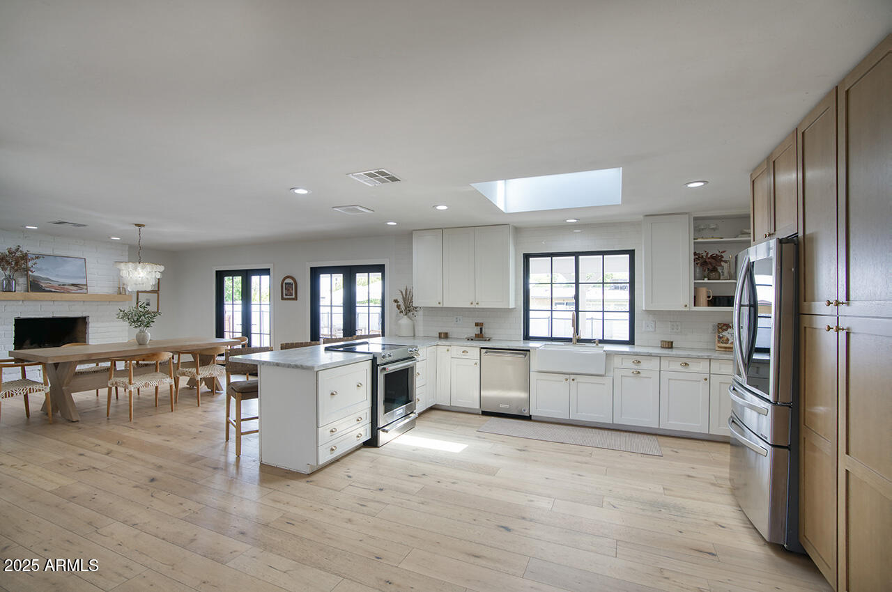 315 W LLANO Drive
