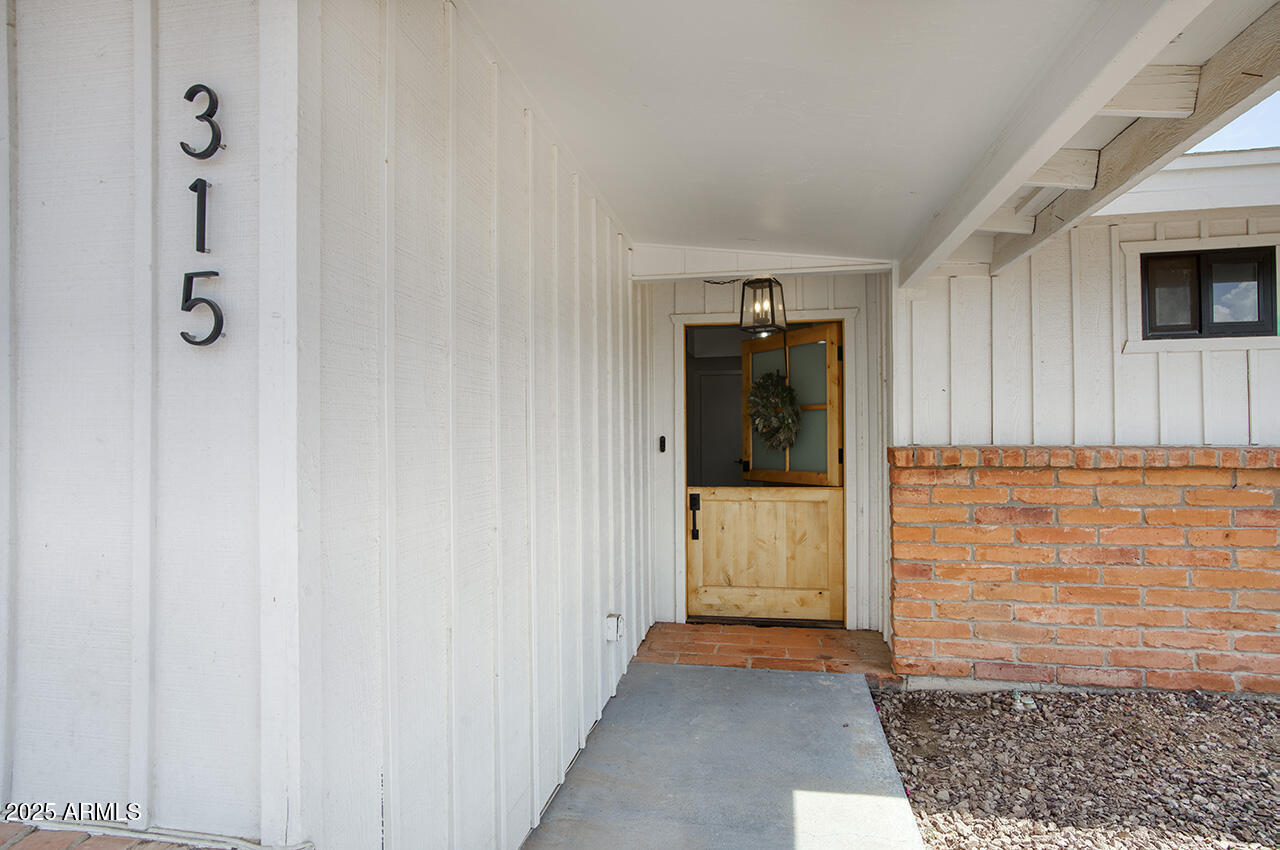315 W LLANO Drive