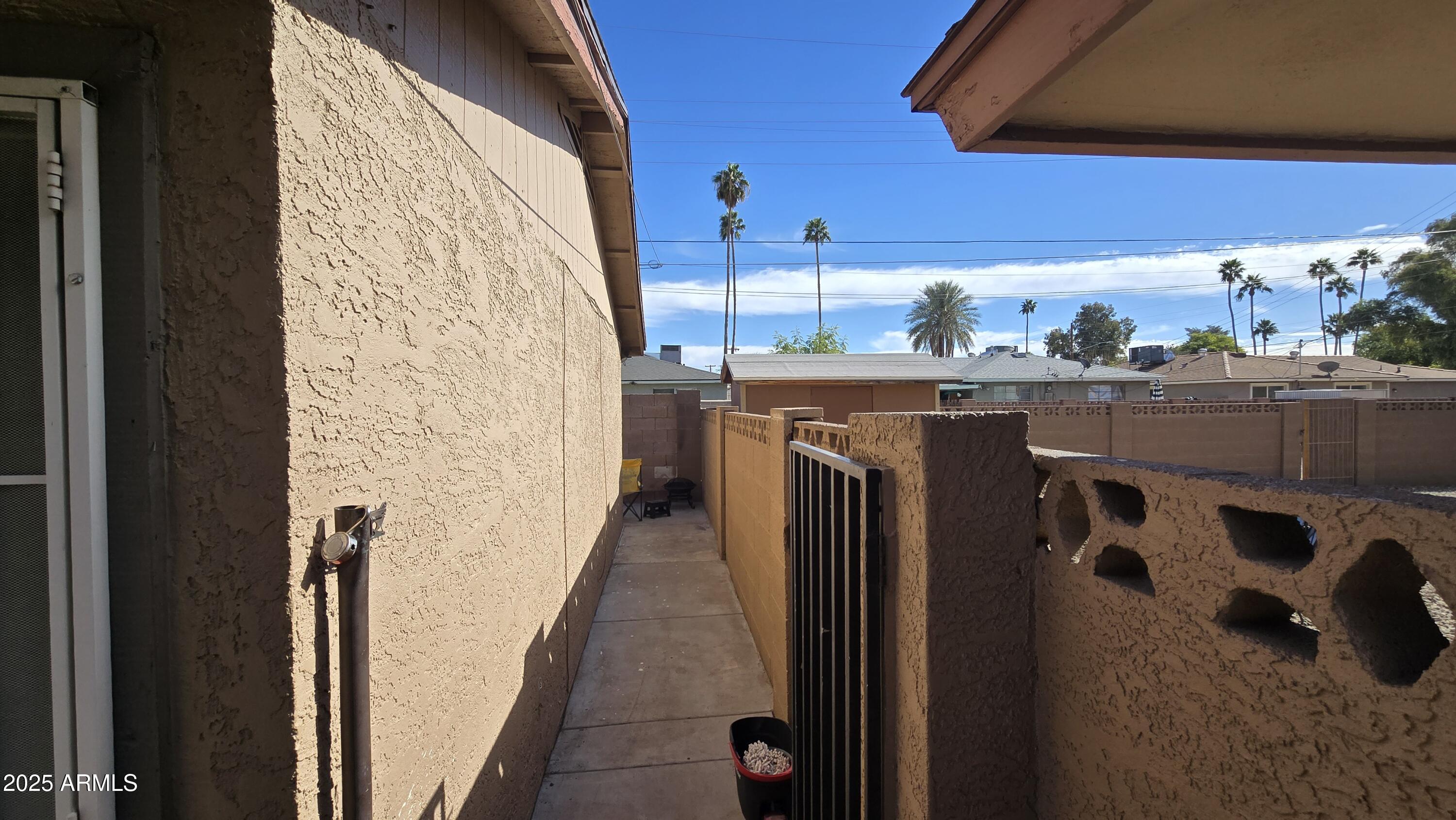 WILSHIRE MANOR UNIT 2 - Residential Income