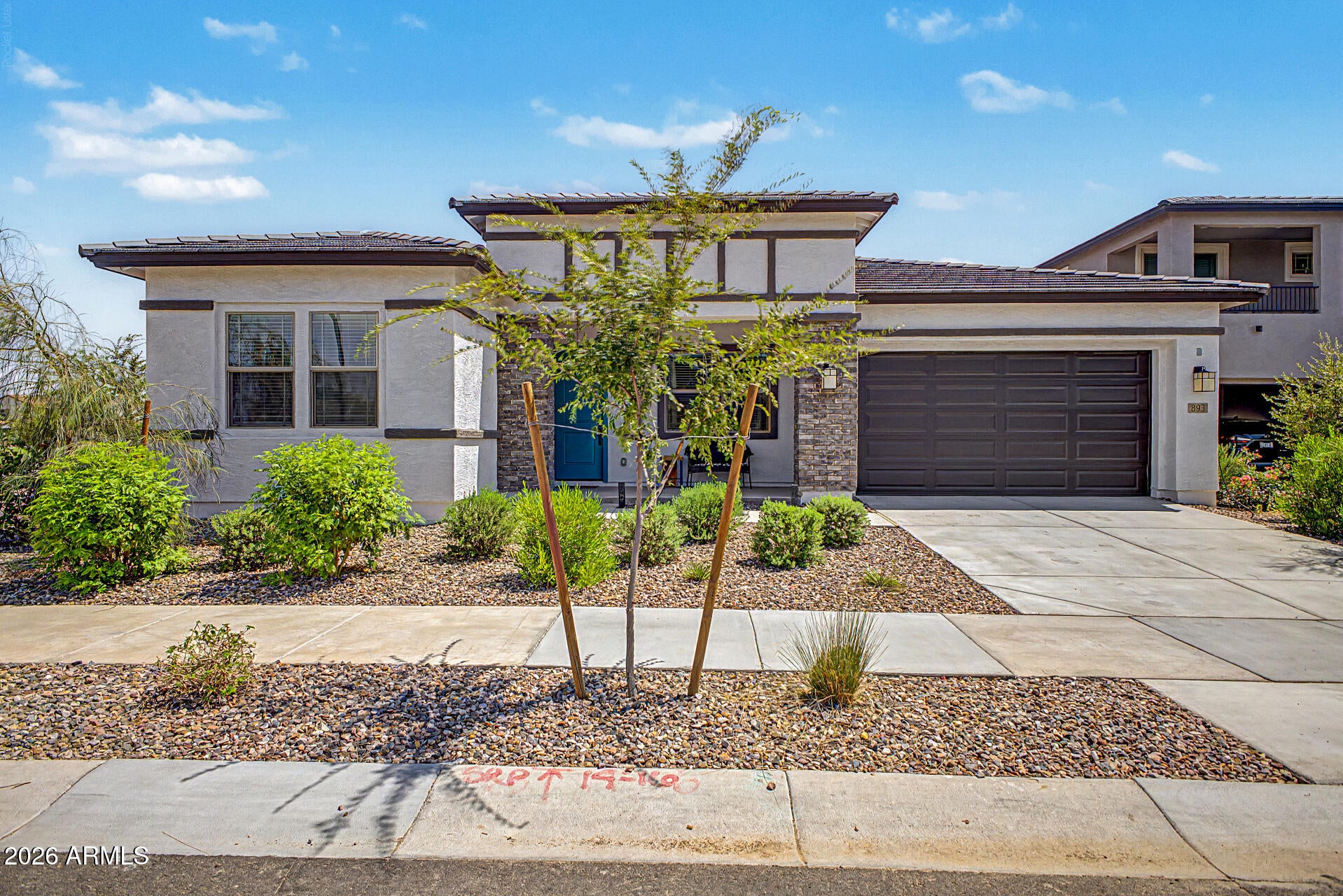 893 W SUPERSTITION Drive