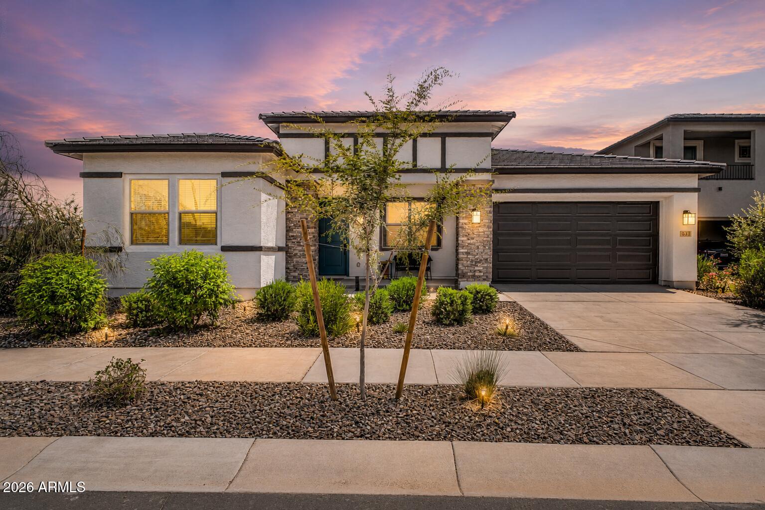 893 W SUPERSTITION Drive