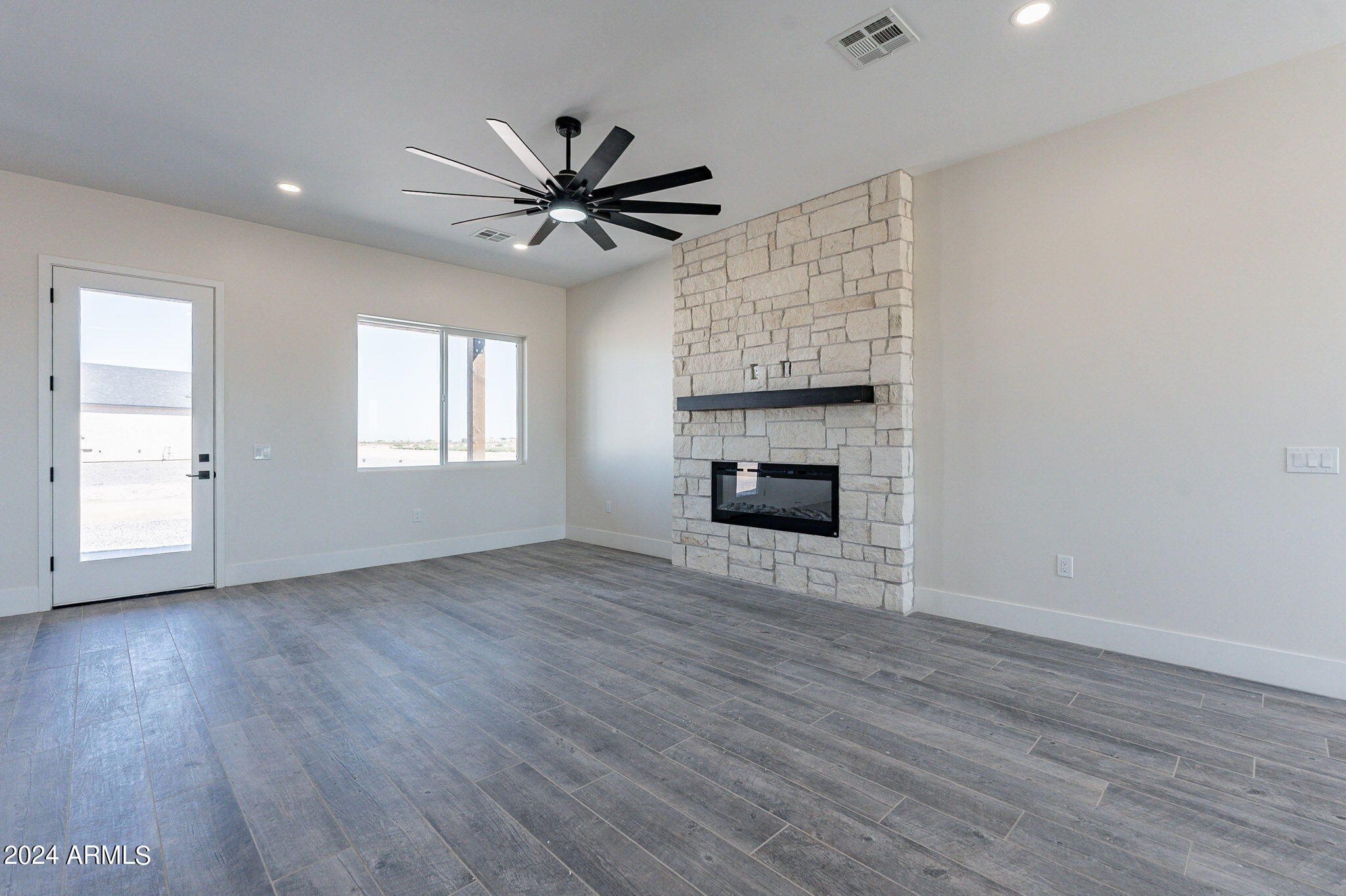 2407 E Eden Court