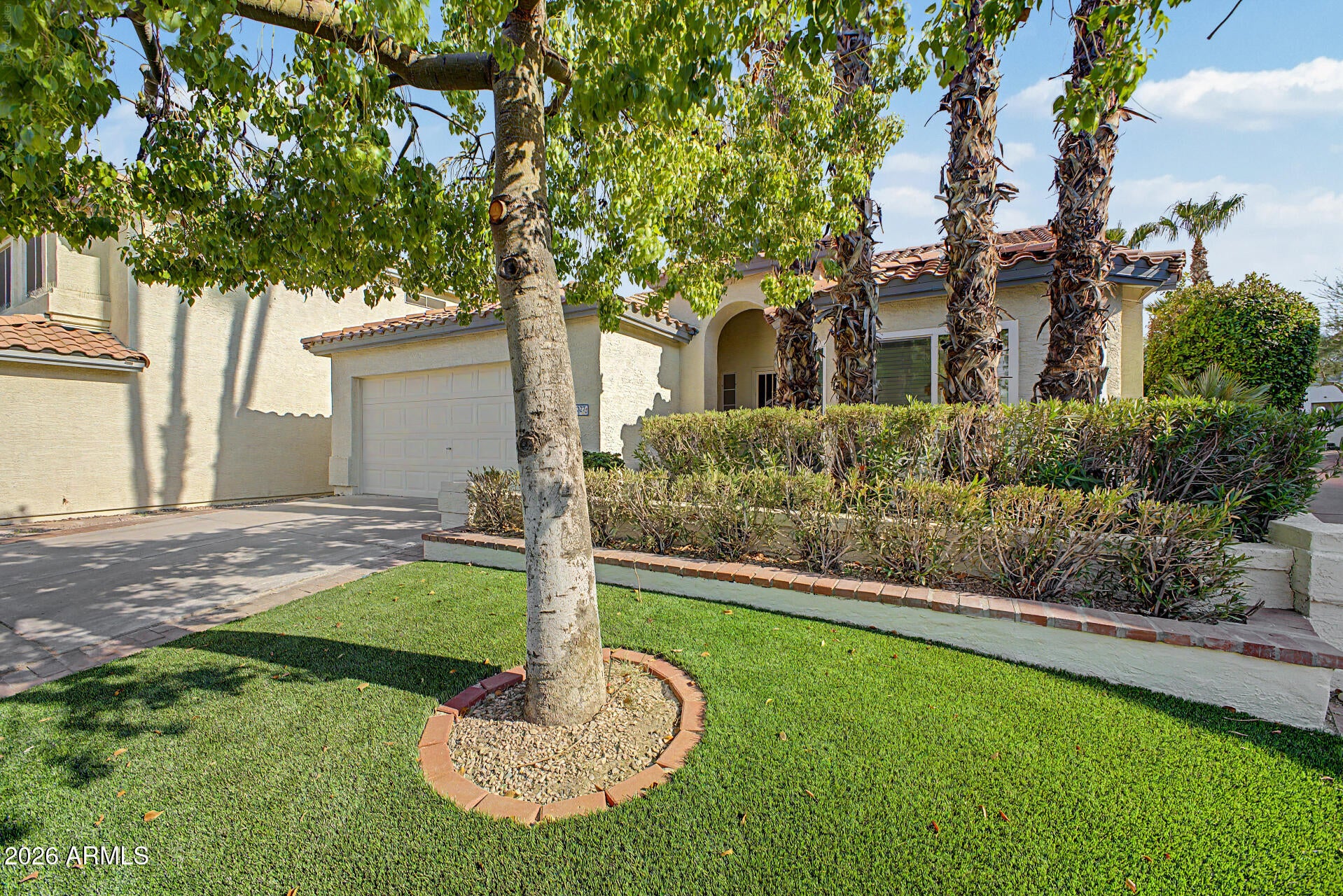 5027 E VAUGHN Drive