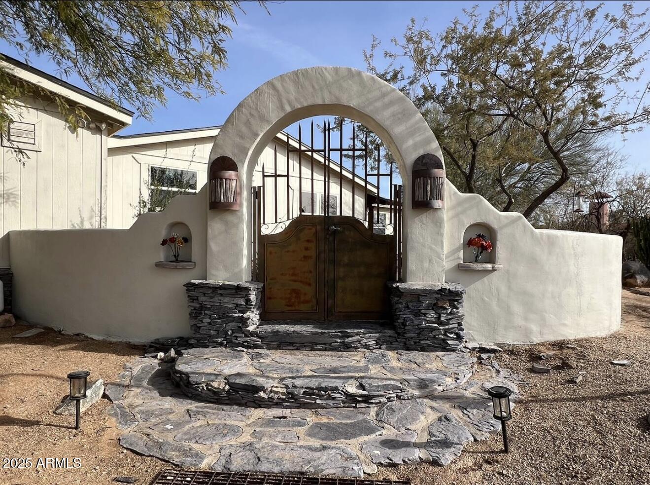 5824 E MONTGOMERY Road