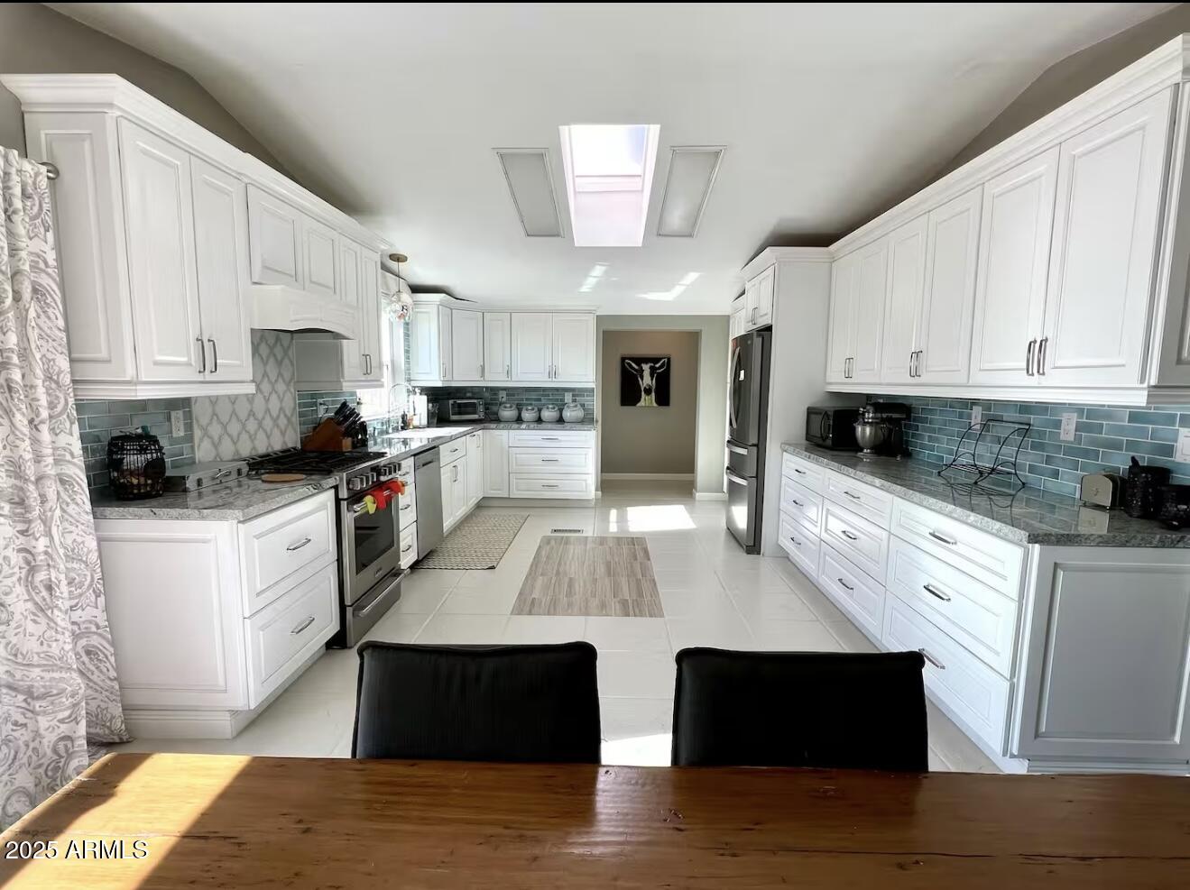 5824 E MONTGOMERY Road