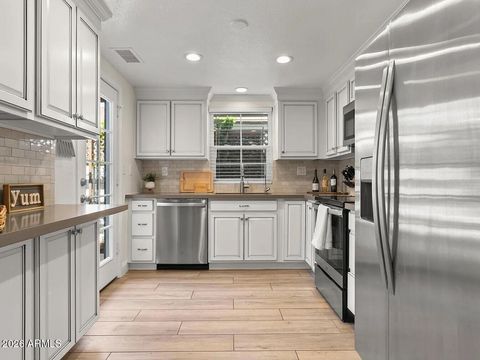 8756 E VIA DE LA LUNA -- Scottsdale AZ 85258