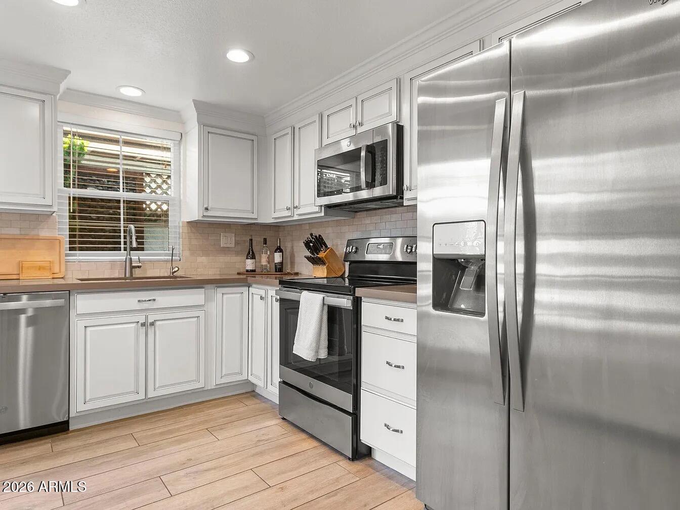 8756 E VIA DE LA LUNA --