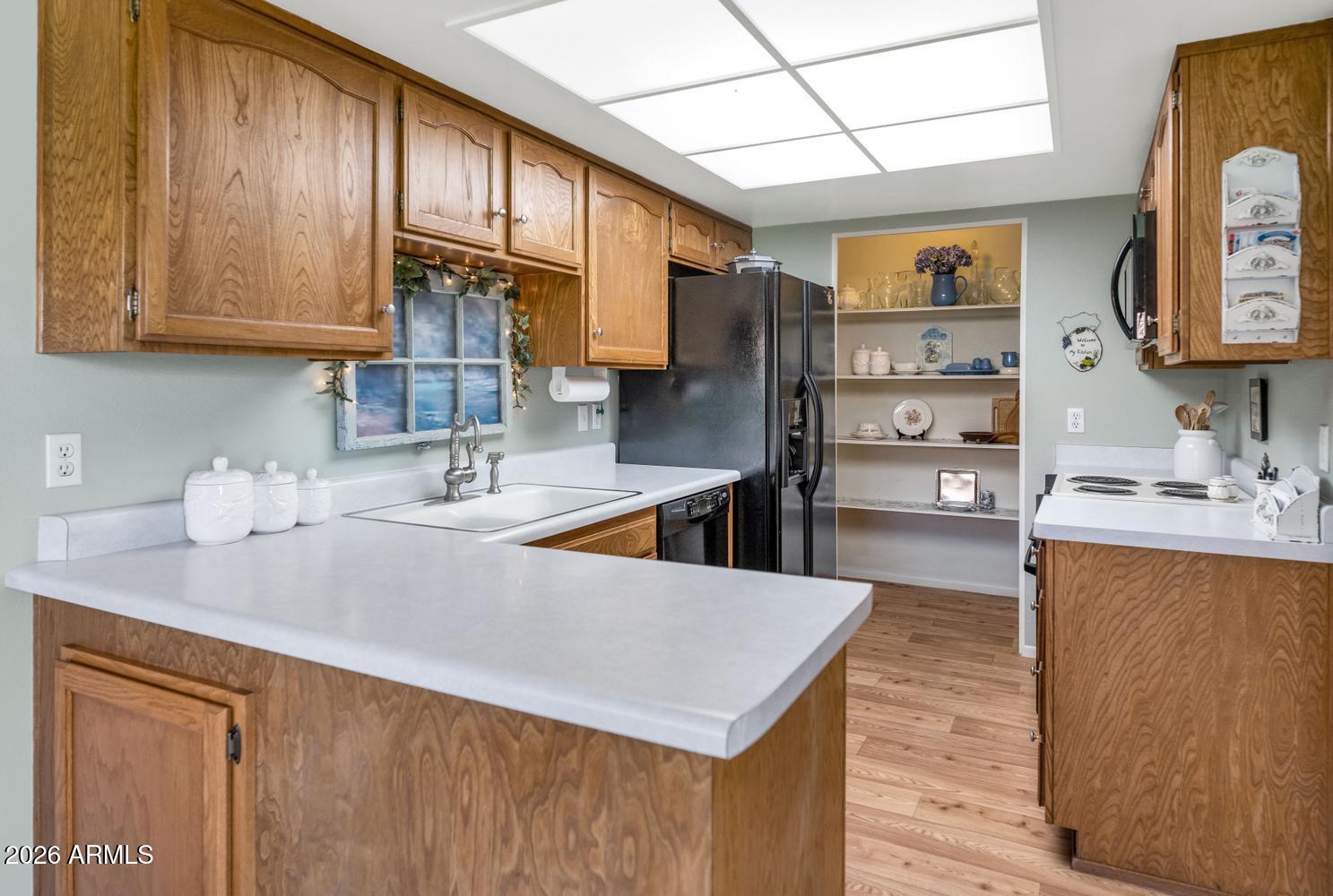 212 LEISURE WORLD --