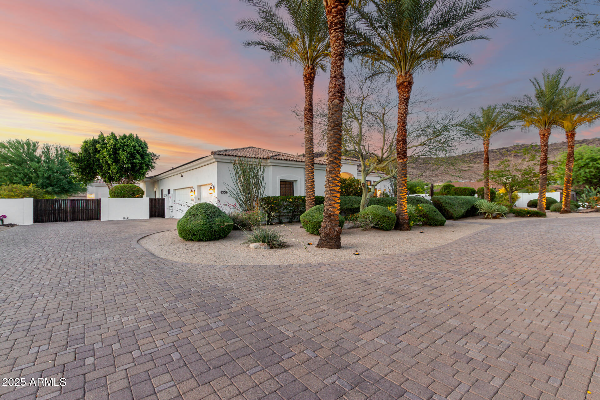 6308 W PARKSIDE Lane
