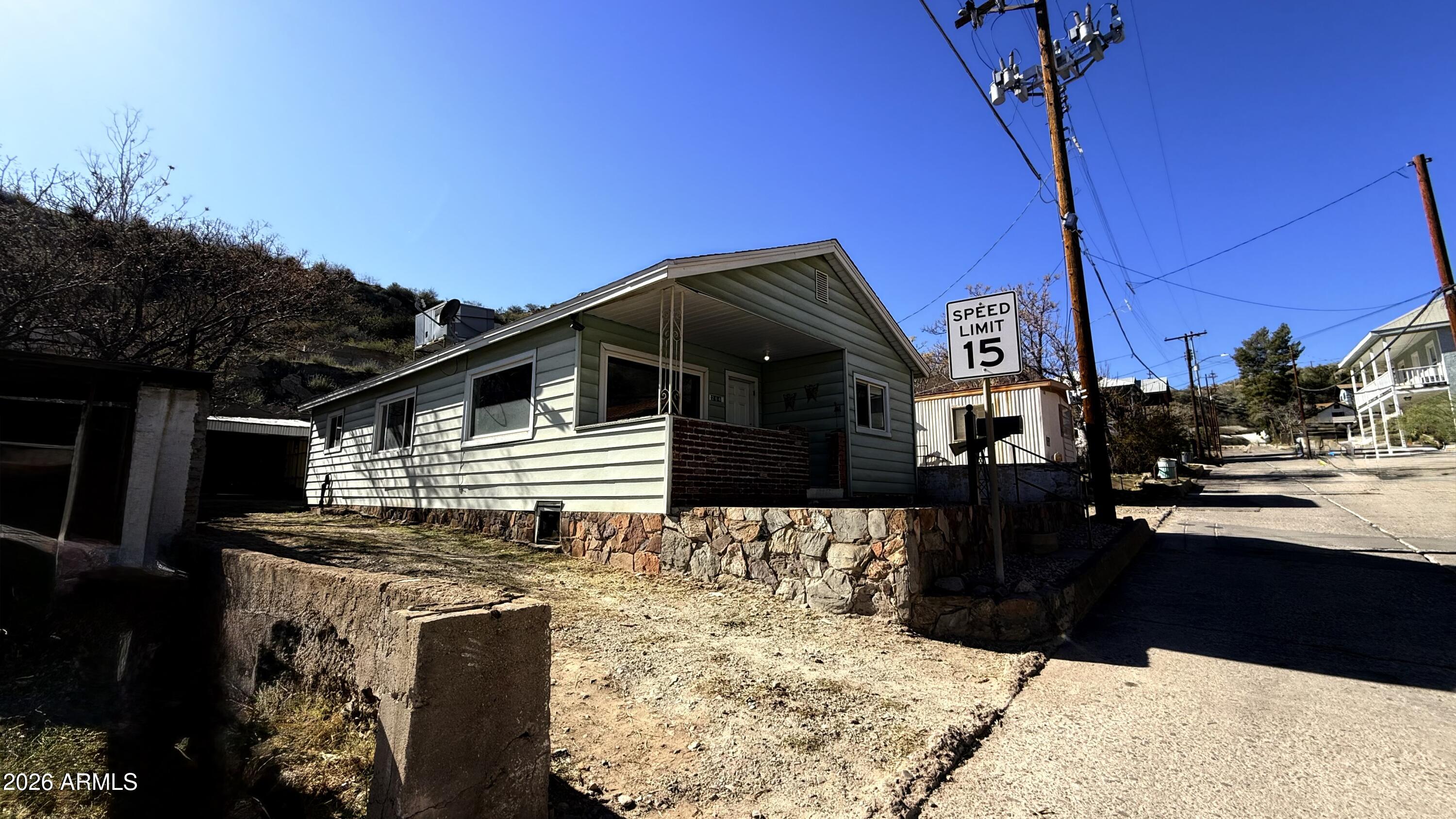 264 N CHISHOLM Avenue