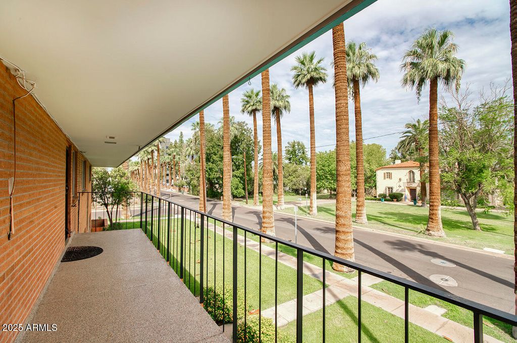 Photo of 101 E Palm Lane #C, Phoenix, AZ 85004 (MLS # 6914537)