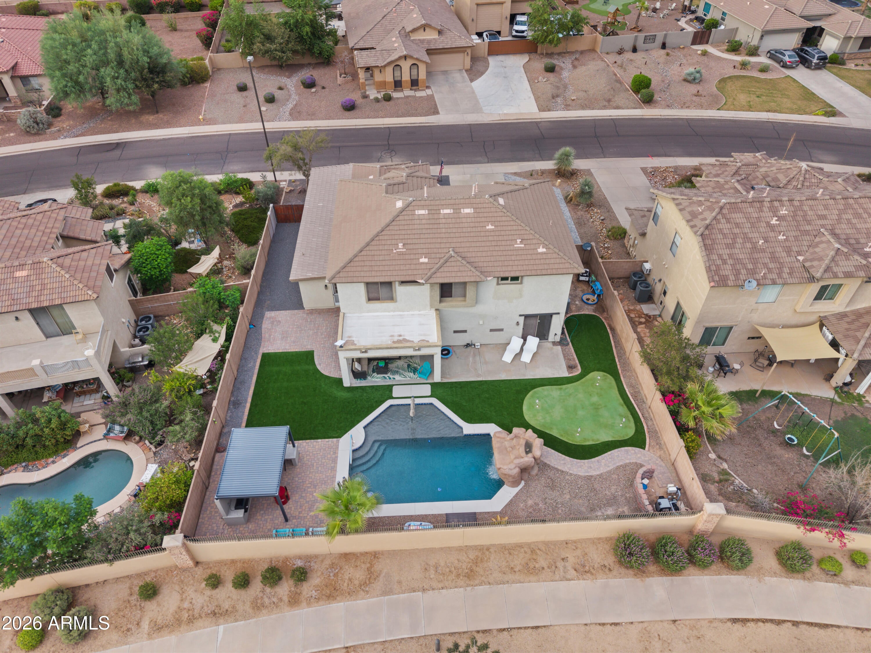 3759 E POWELL Way