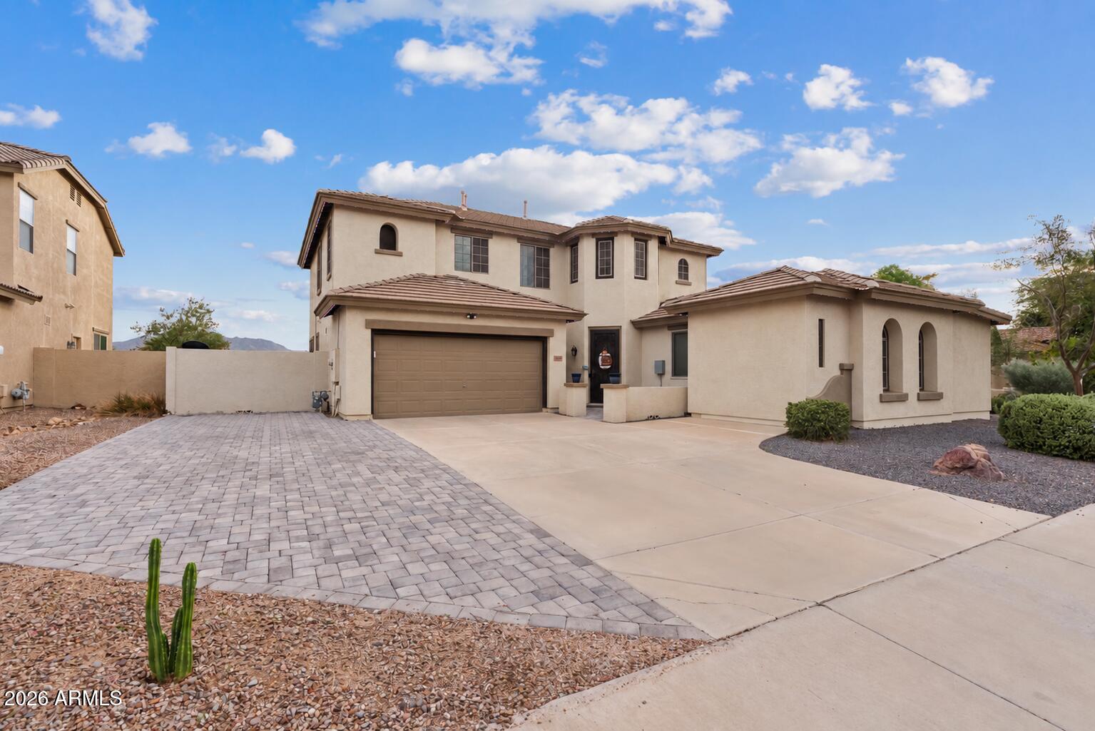 3759 E POWELL Way