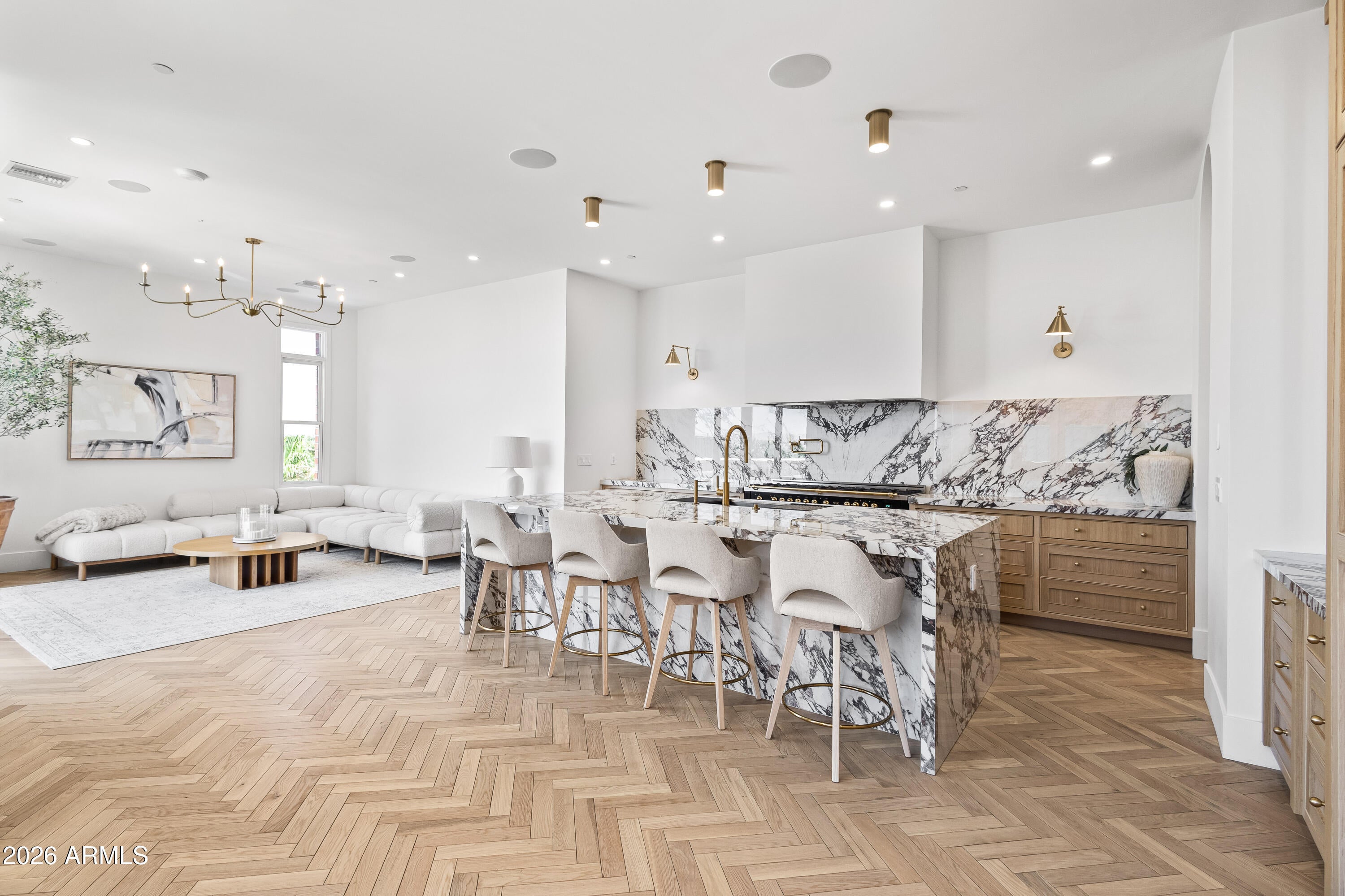 54 W PALM Lane