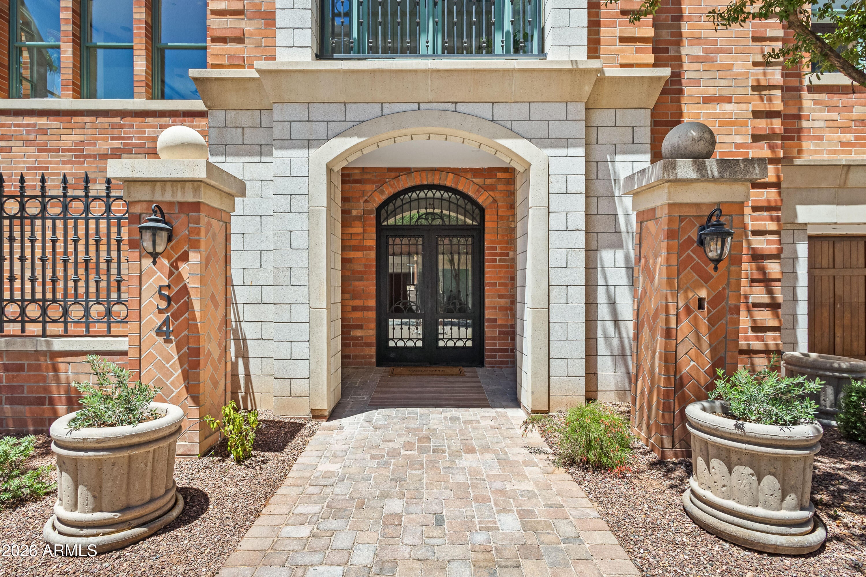 54 W PALM Lane