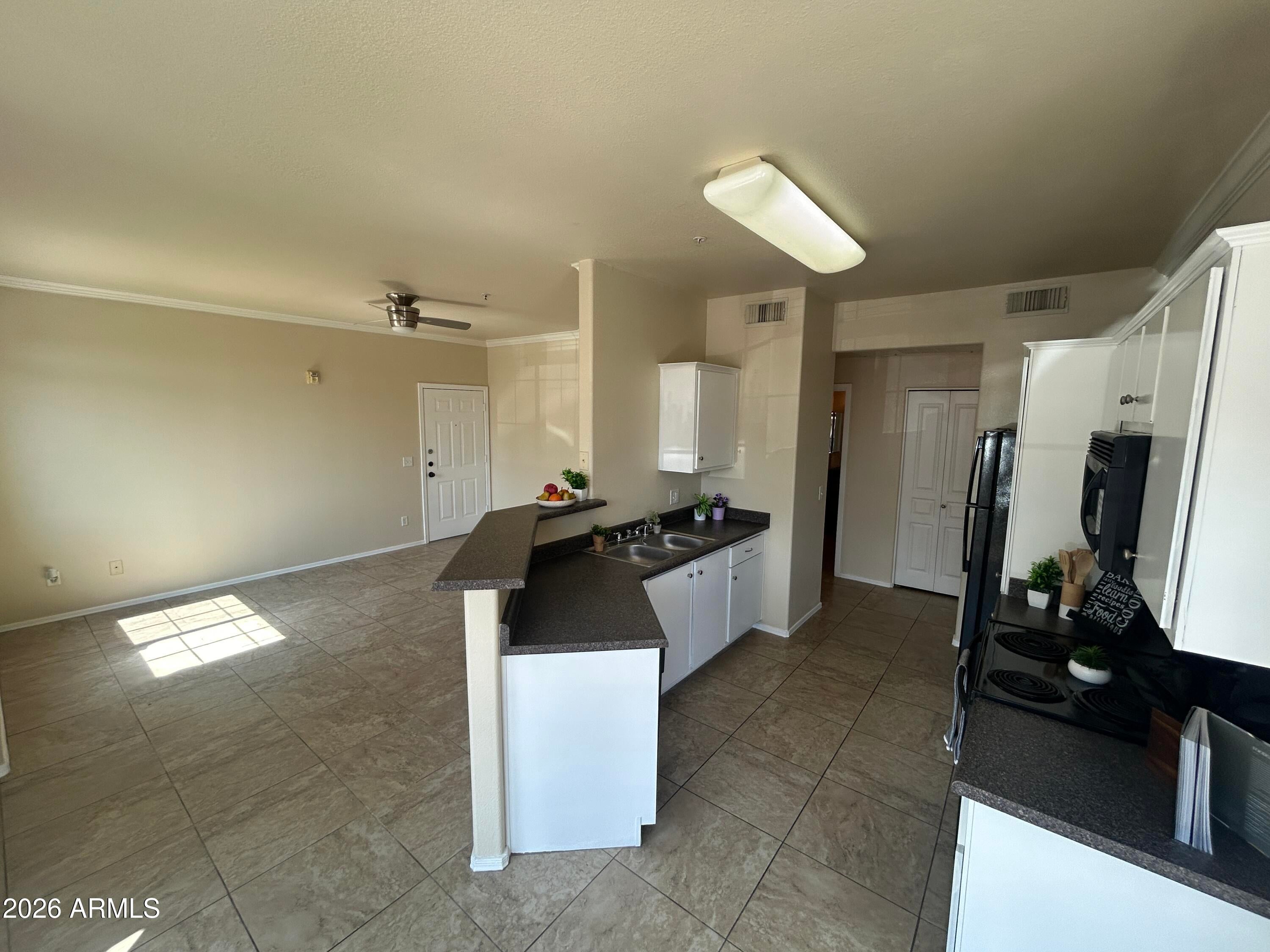 1941 S PIERPONT Drive 1038
