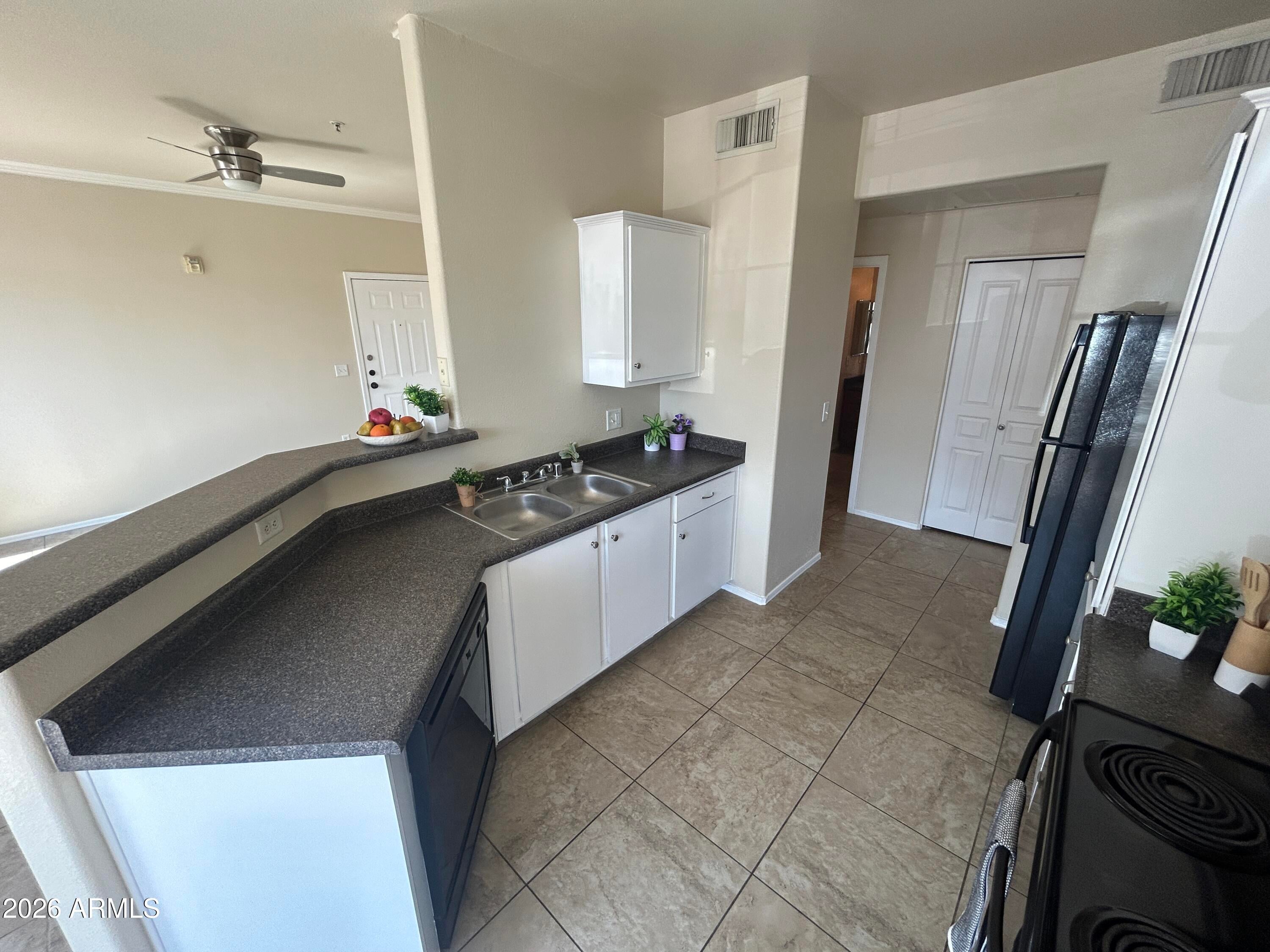 1941 S PIERPONT Drive 1038