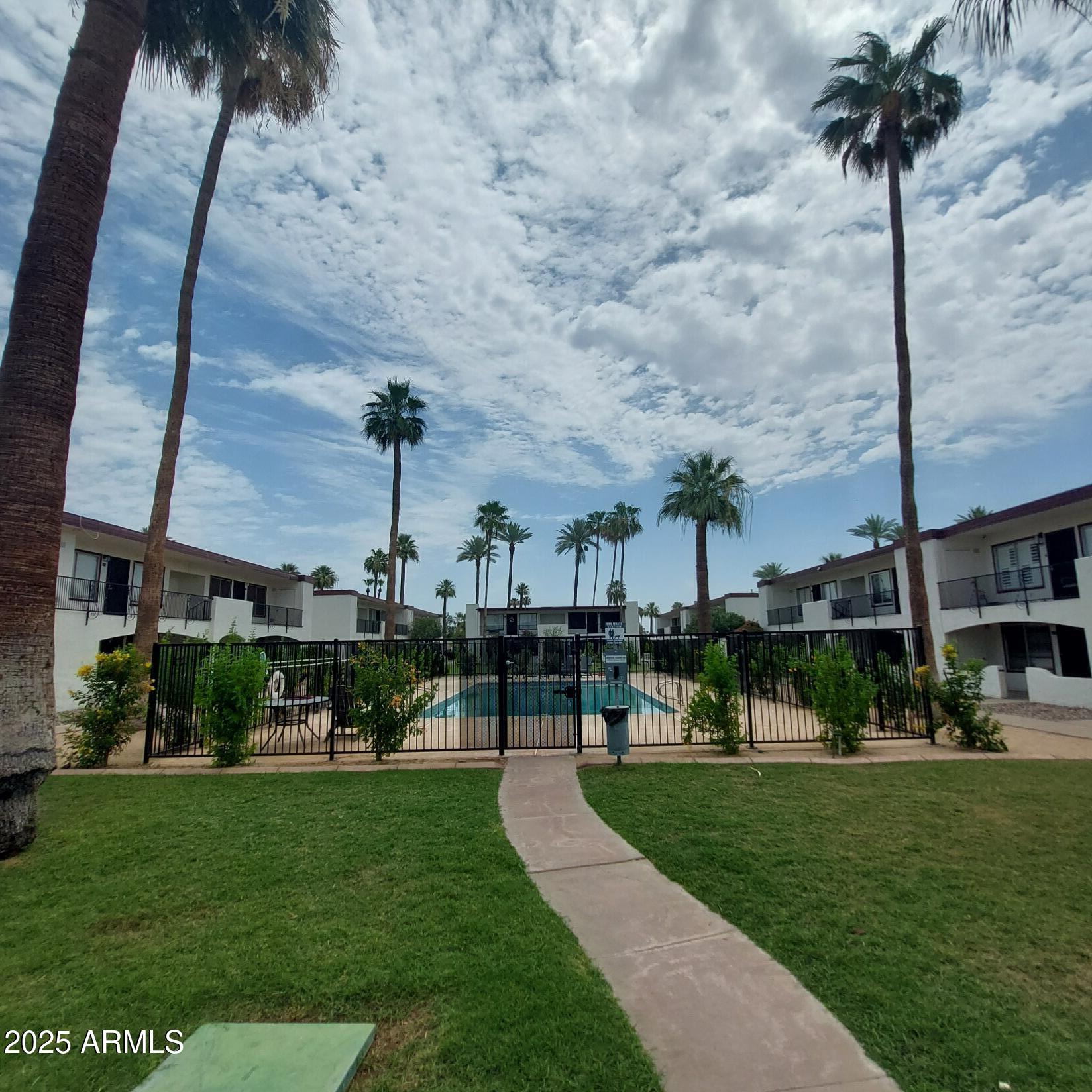 240 S Old Litchfield Road Unit 113