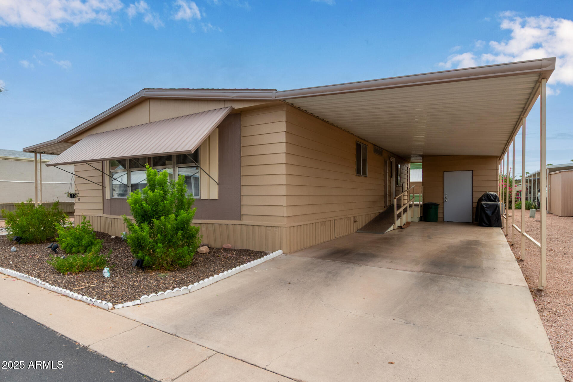 9333 E UNIVERSITY Drive 96