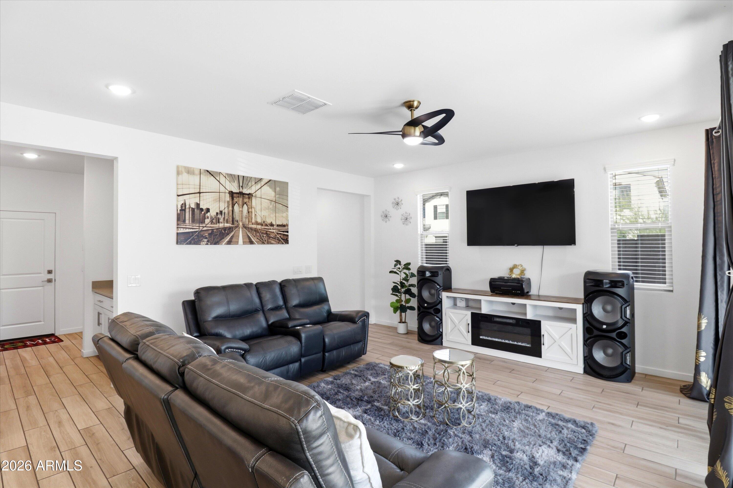 7407 W GARDENIA Avenue