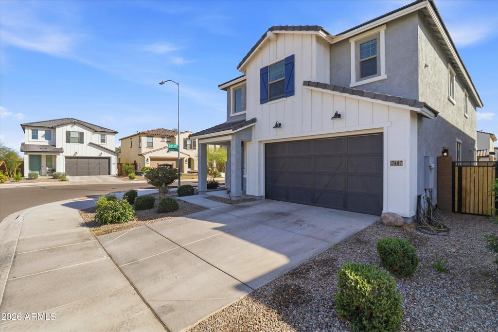 Photo of 7407 W Gardenia Avenue, Glendale, AZ 85303 (MLS # 6994620)