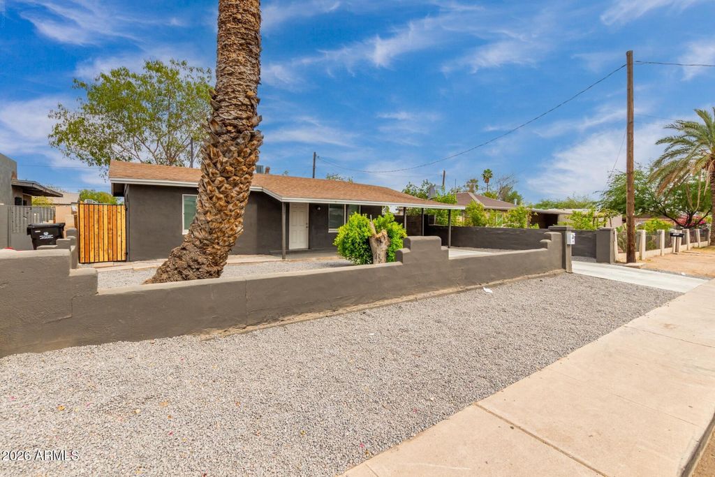 Photo of 115 N 33rd Avenue, Phoenix, AZ 85009 (MLS # 7024188)