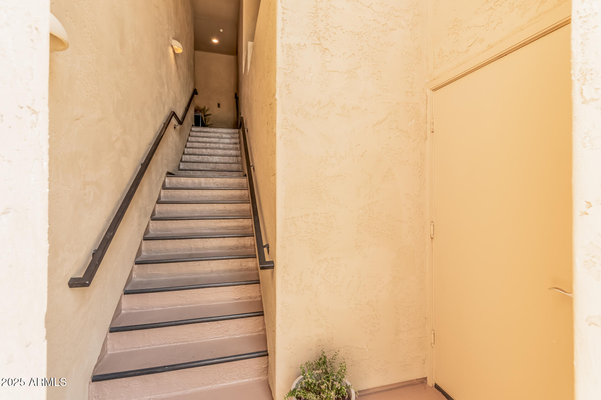 2425 W BRONCO BUTTE Trail 2010