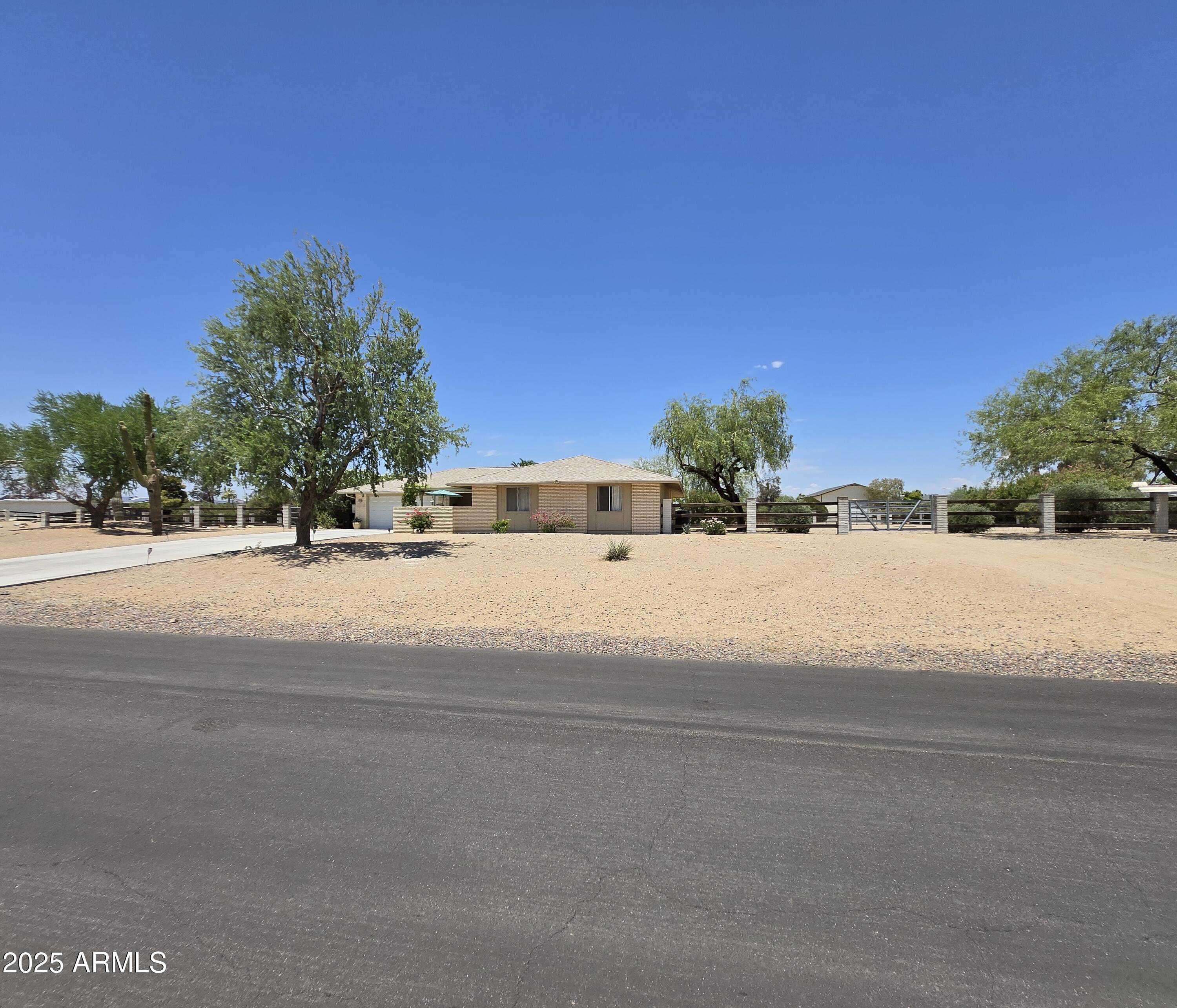 Homes 4 11160 W Cinnebar Avenue
