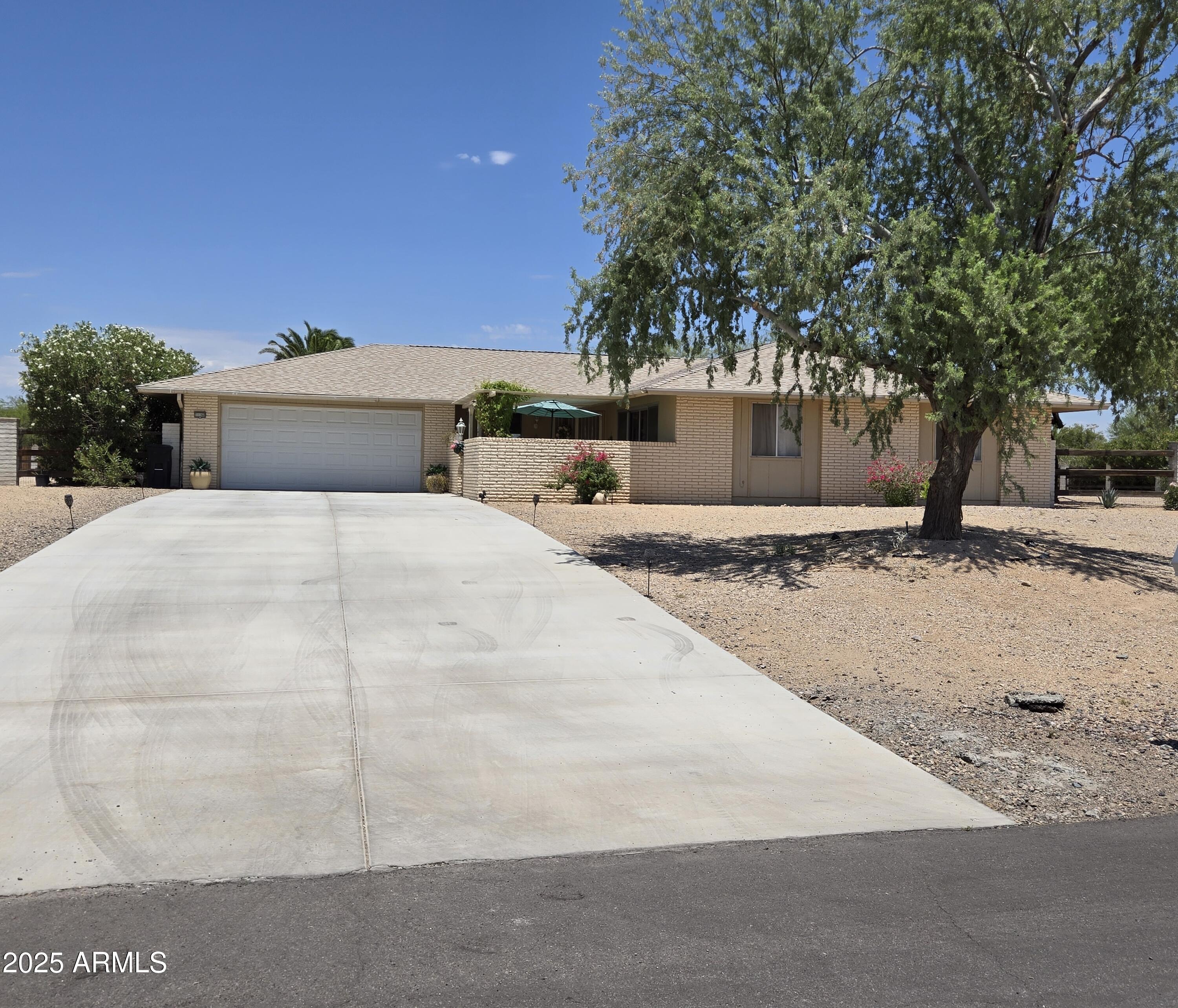 Homes 2 11160 W Cinnebar Avenue