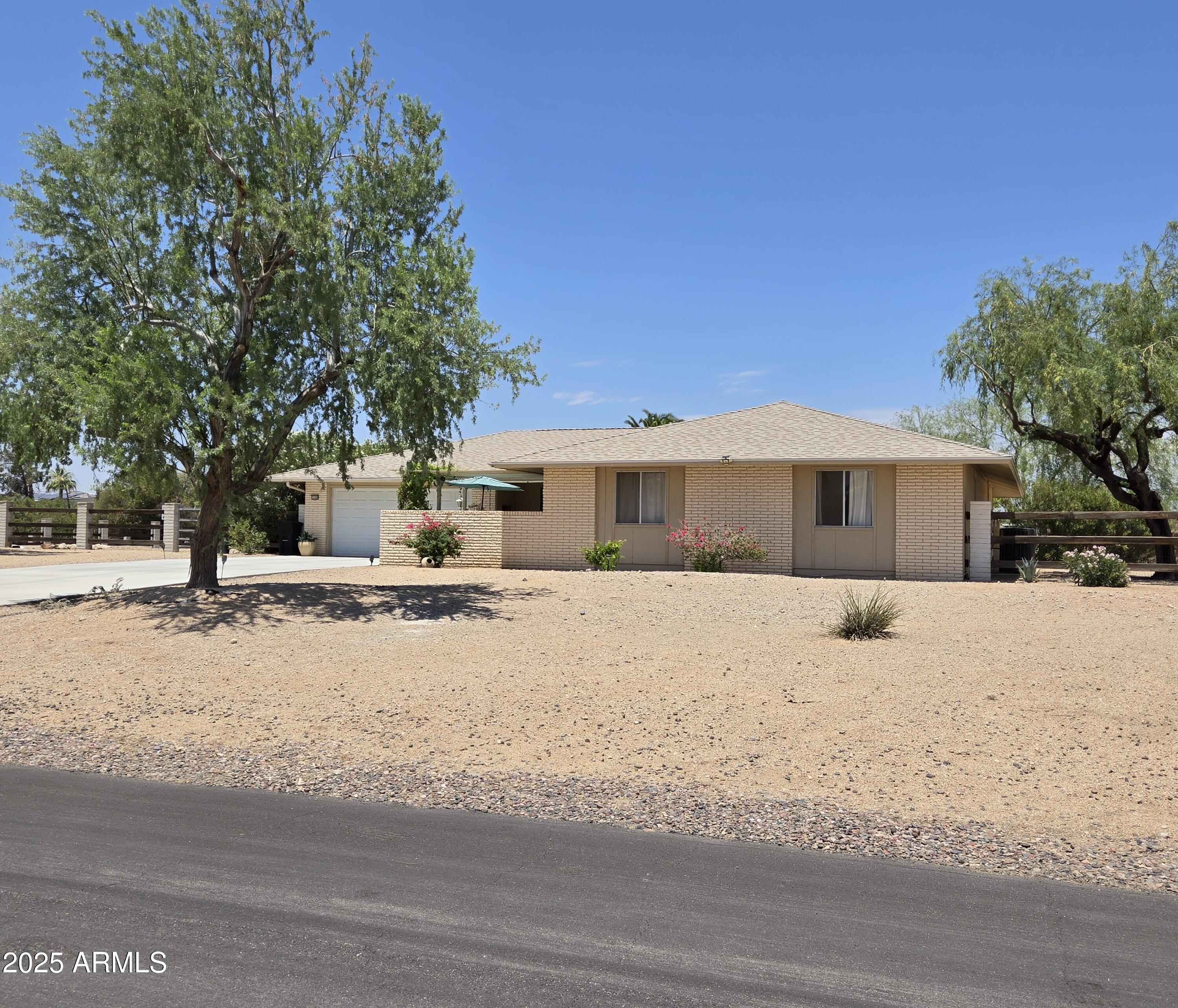 Homes 1 11160 W Cinnebar Avenue