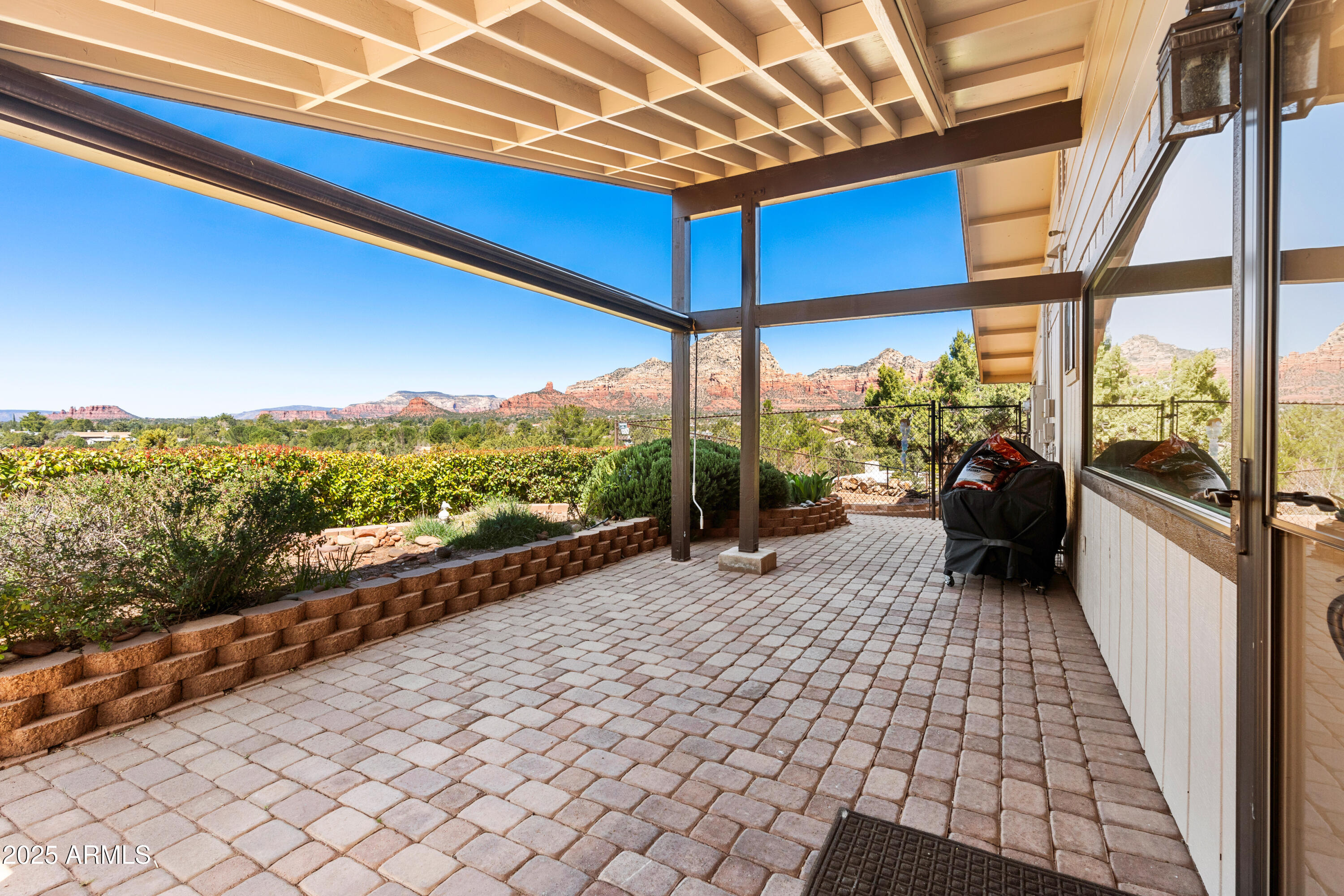 320 PANORAMA Boulevard