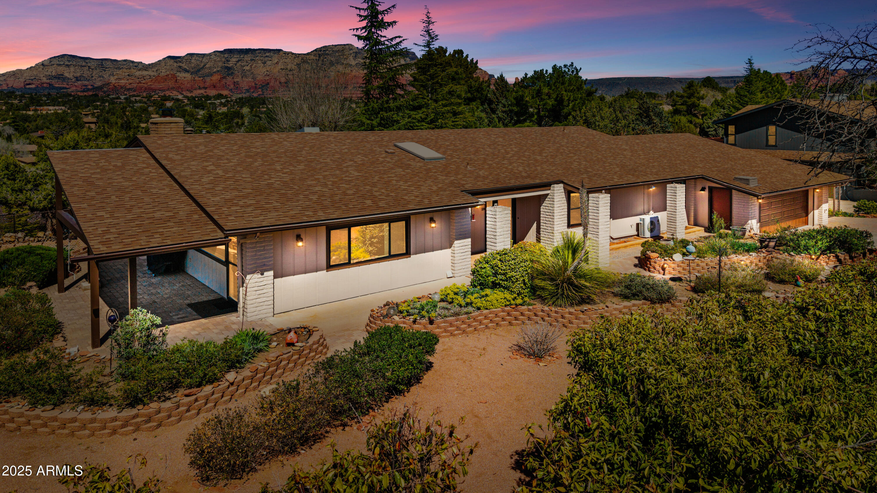 320 PANORAMA Boulevard