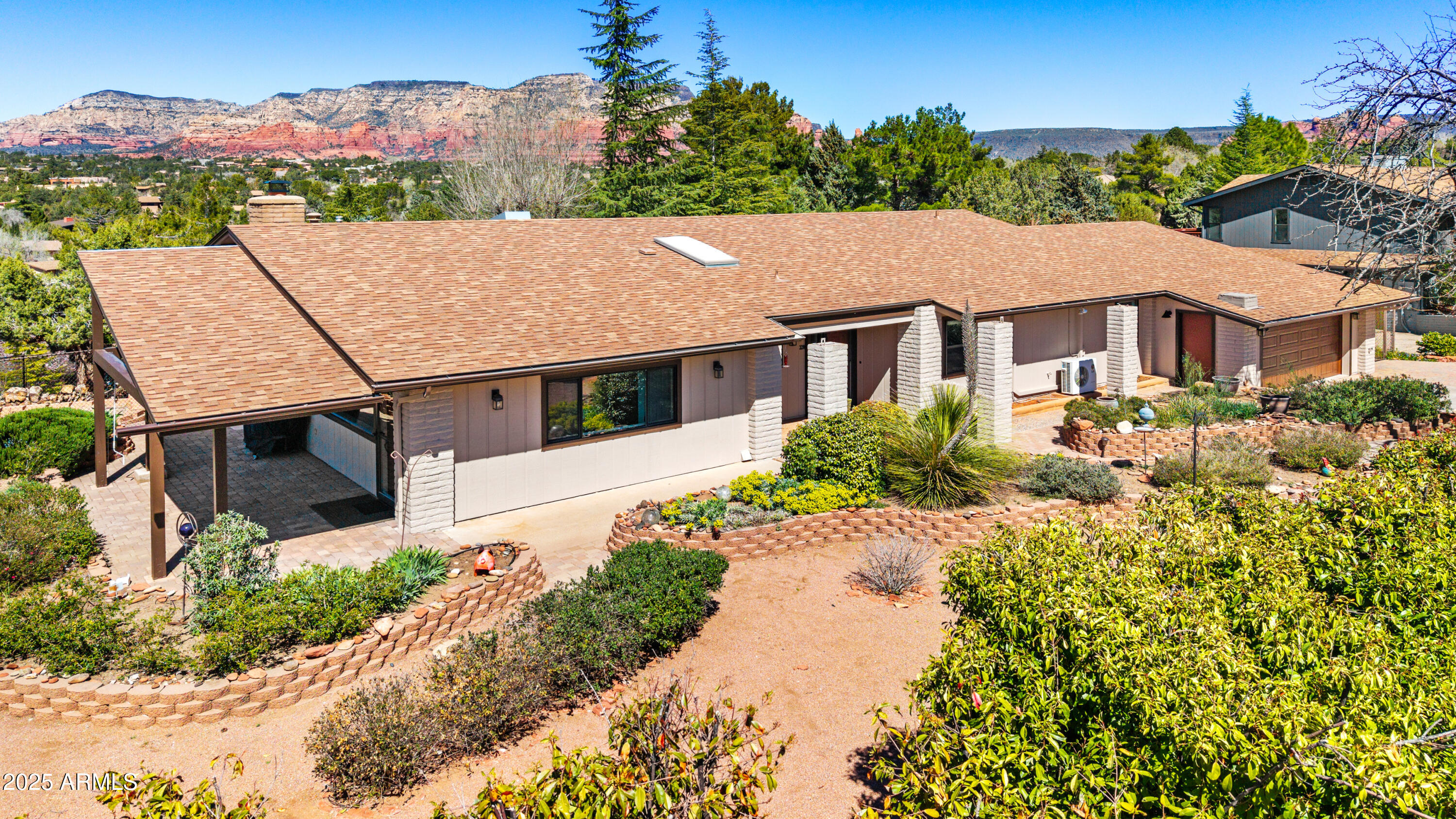 320 PANORAMA Boulevard