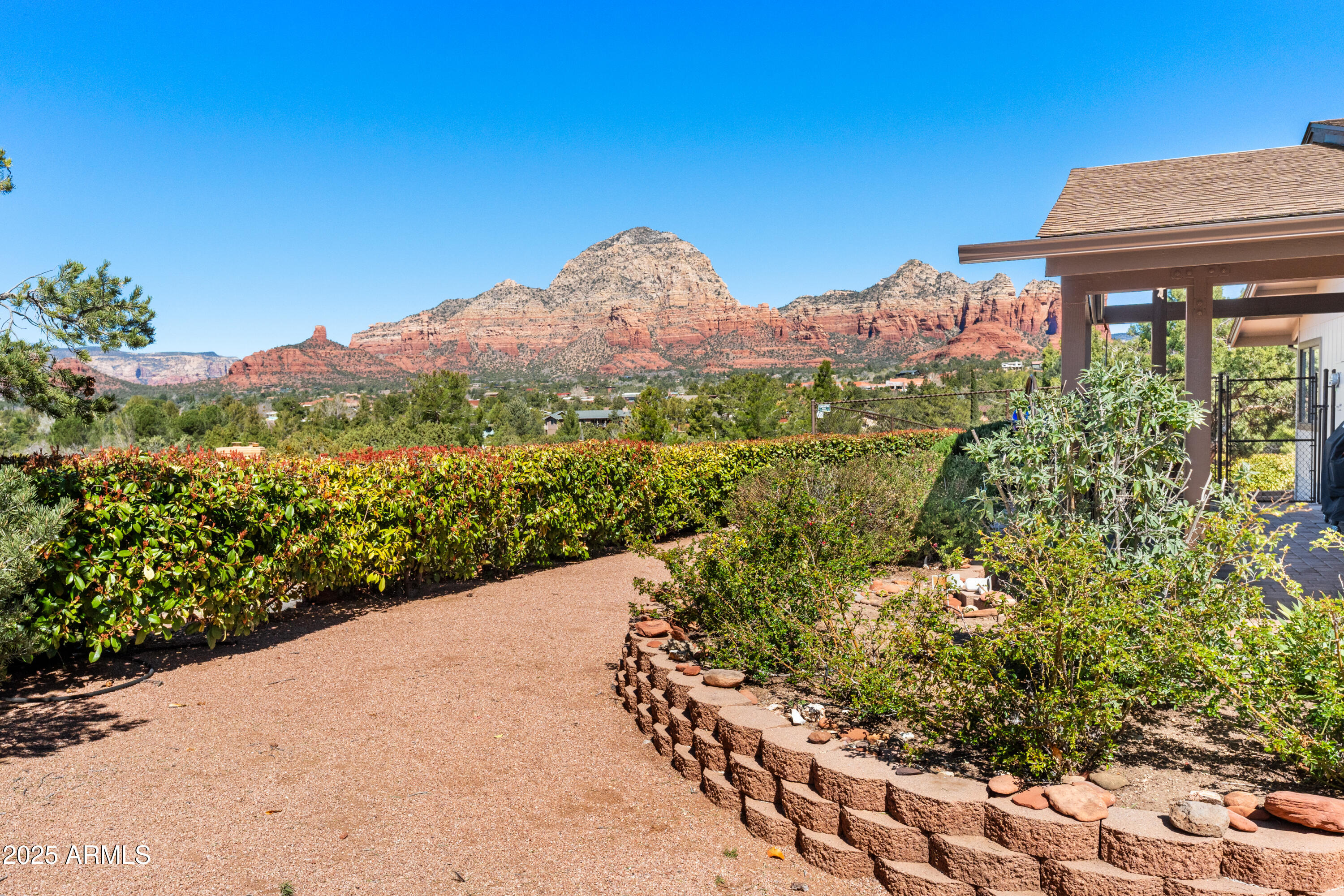 320 PANORAMA Boulevard