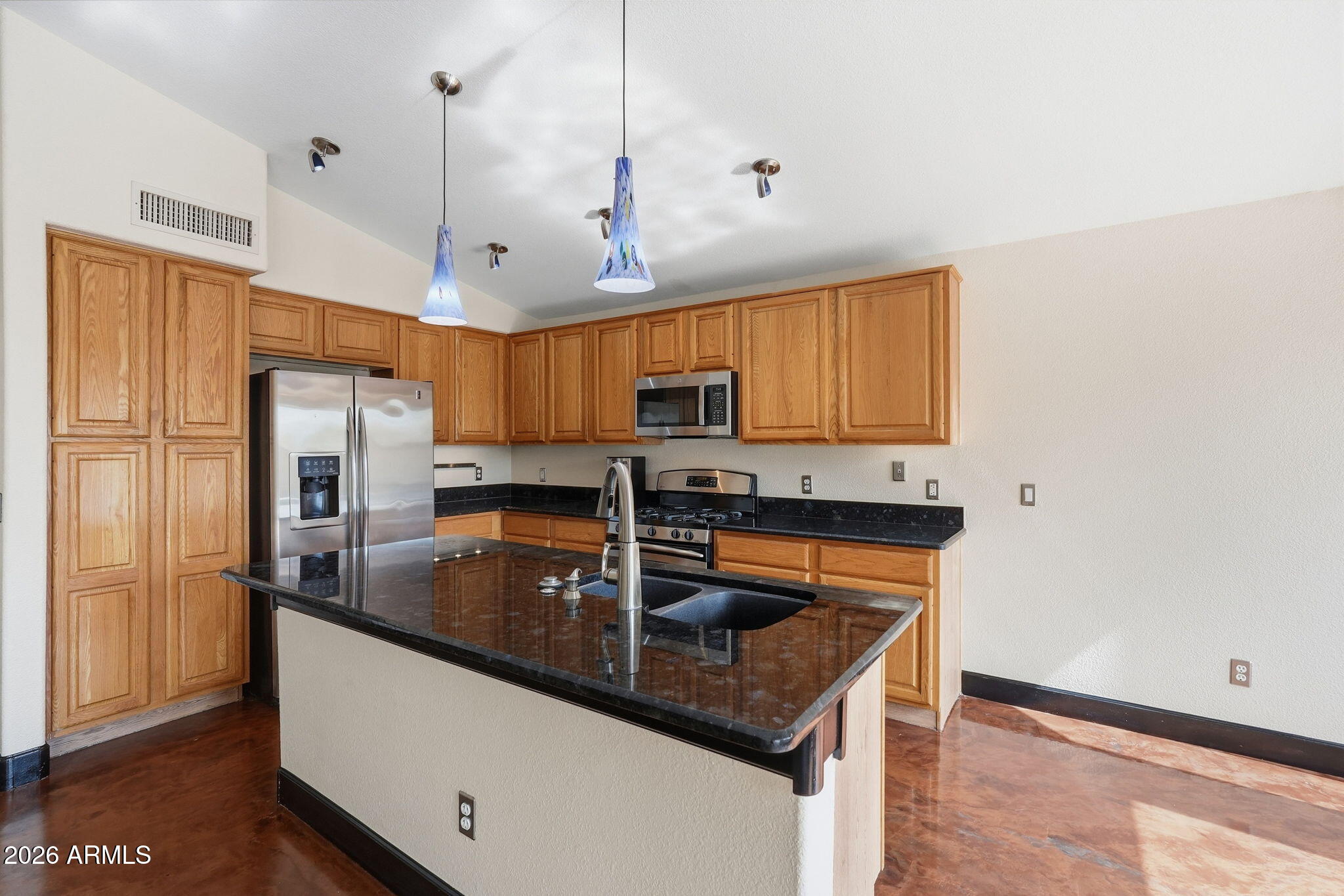 2419 S WALNUT Drive