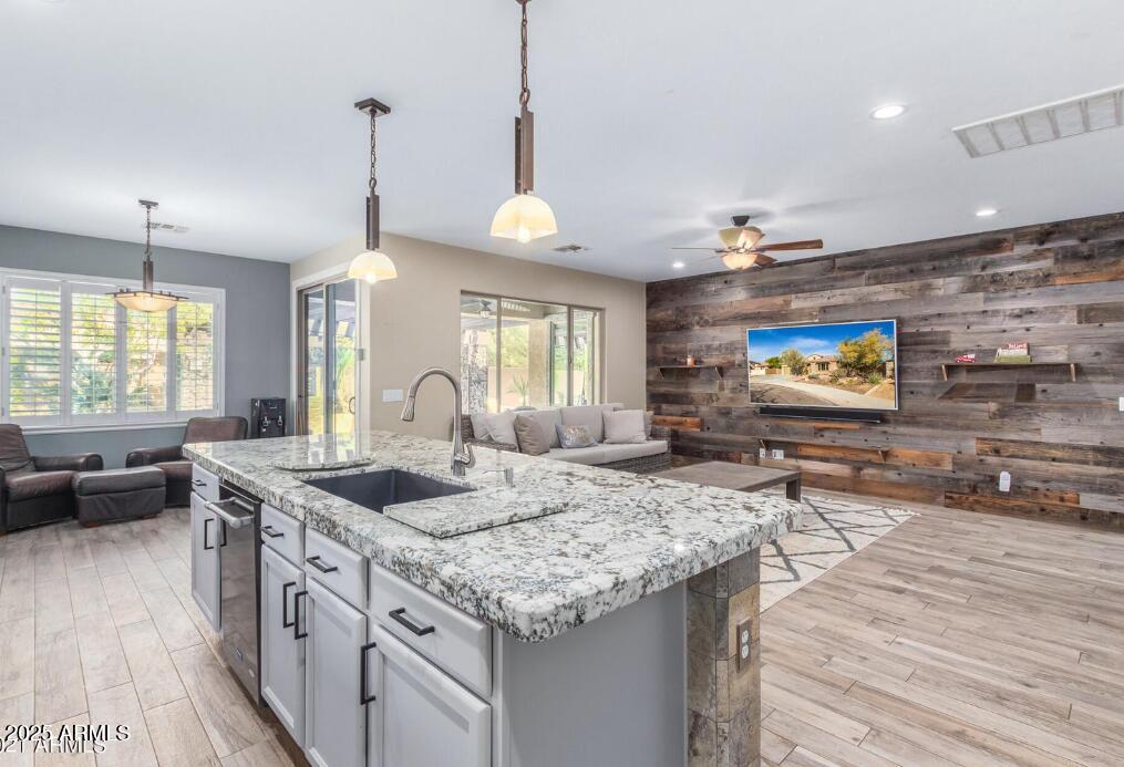 3556 E BARTLETT Place