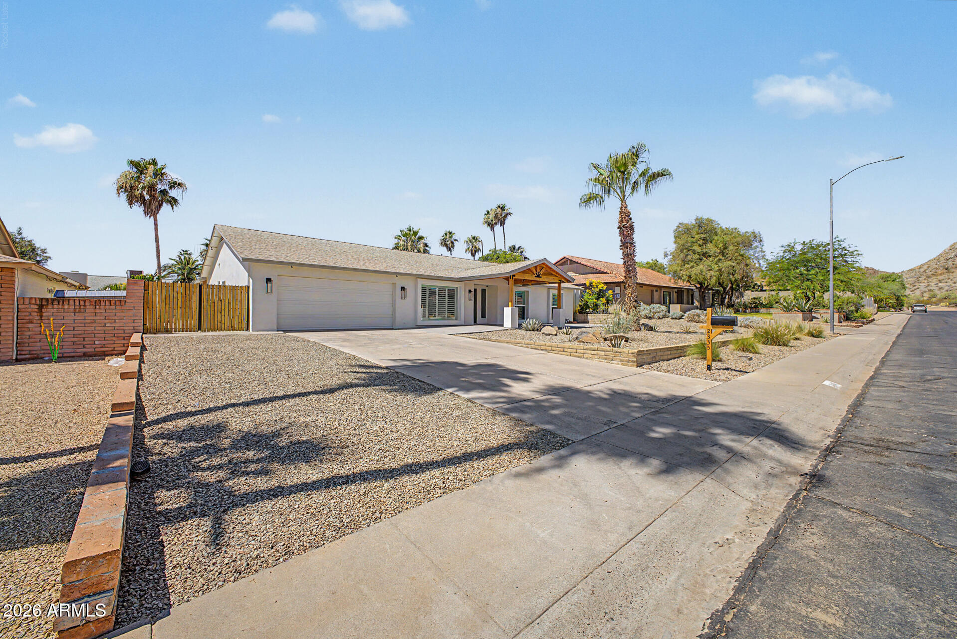 2335 E SHANGRI LA Road