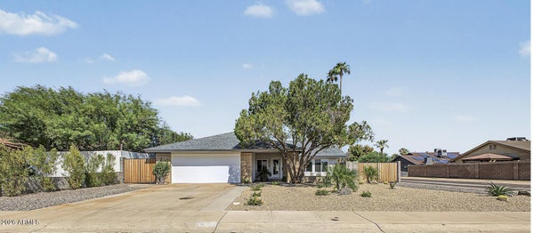 2610 E SYLVIA ST, PHOENIX, AZ 85032 - Image 2d2ff4996f2d095470f5d05ac3d4b93f/3720645560