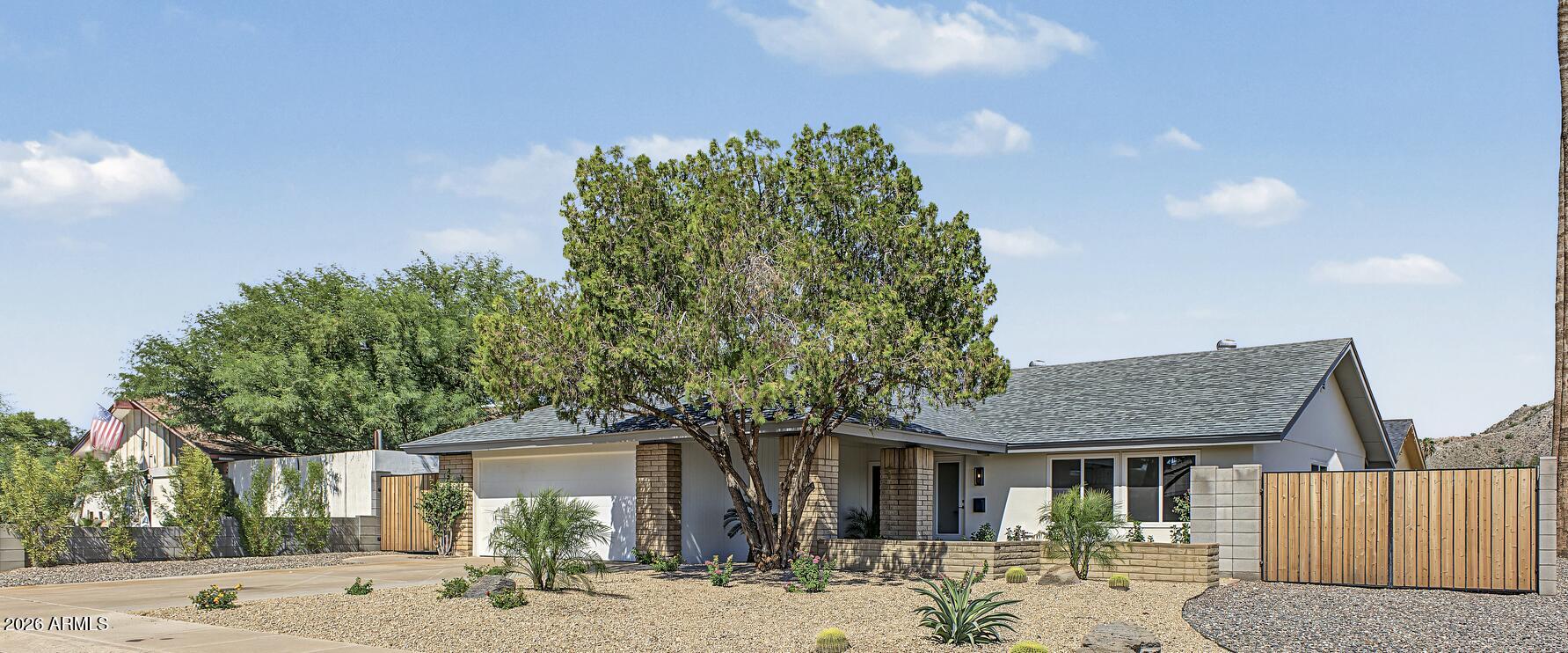 2610 E SYLVIA Street
