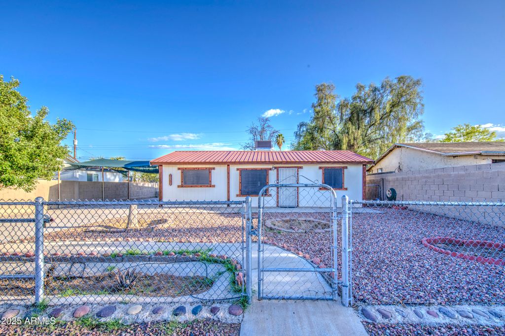 Photo of 10917 W Apache Street, Avondale, AZ 85323 (MLS # 6890251)