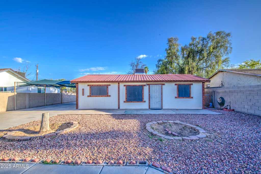 Photo of 10917 W Apache Street, Avondale, AZ 85323 (MLS # 6890251)