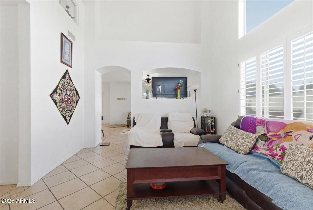 4740 E MOUNTAIN VISTA Drive