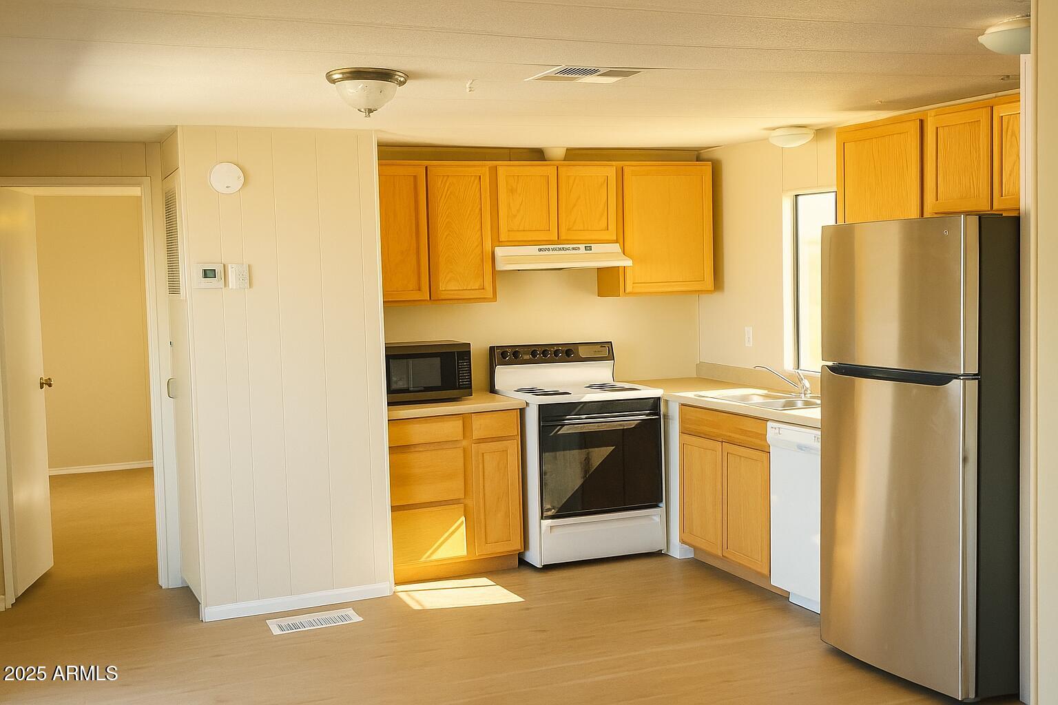 5847 W CONCORDIA Drive