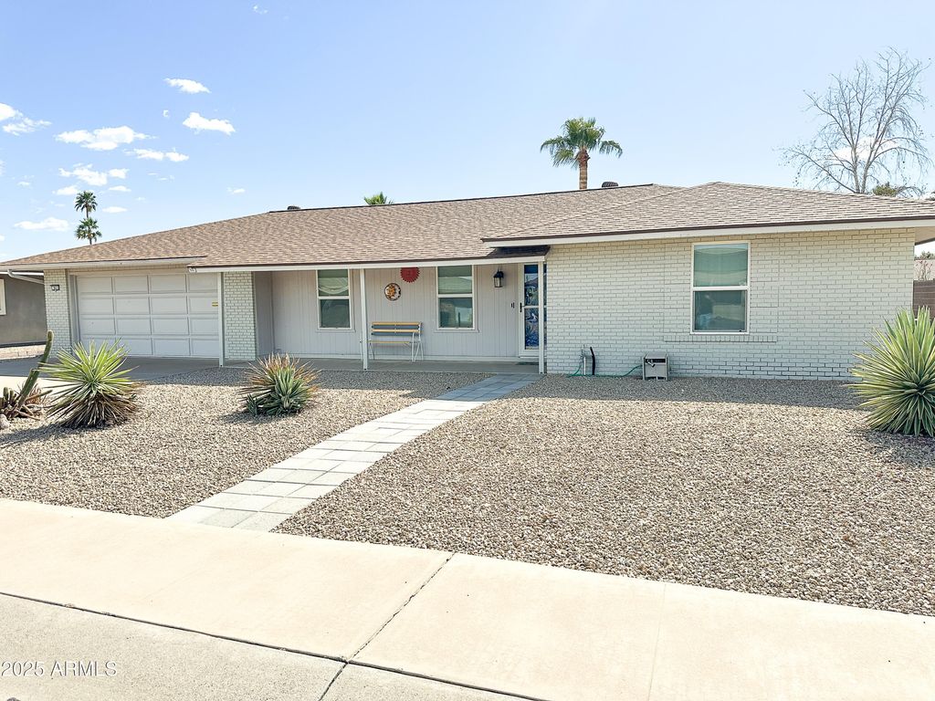 Photo of 9611 W Glen Oaks Circle, Sun City, AZ 85351 (MLS # 6846741)