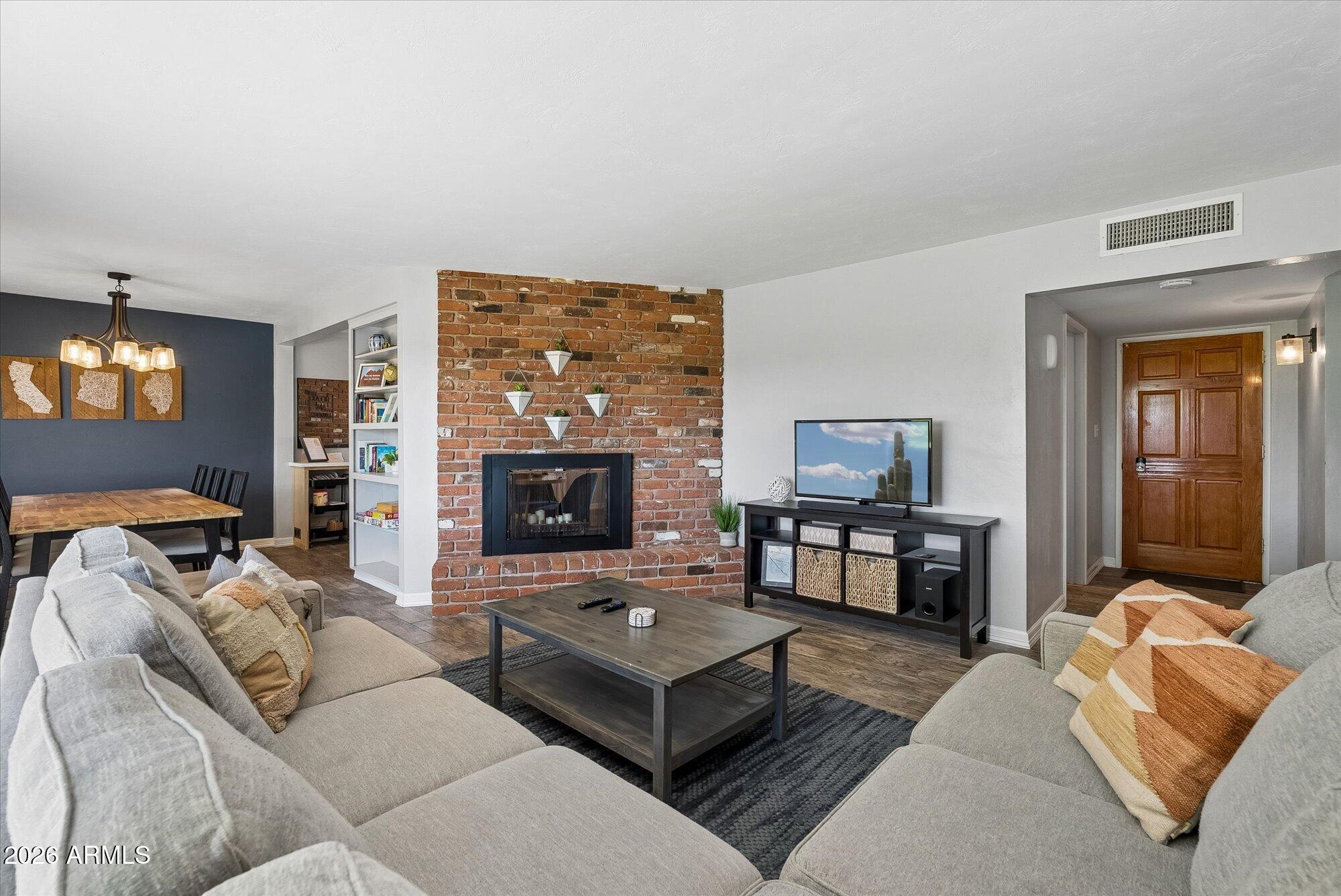 107 E PALMCROFT Drive