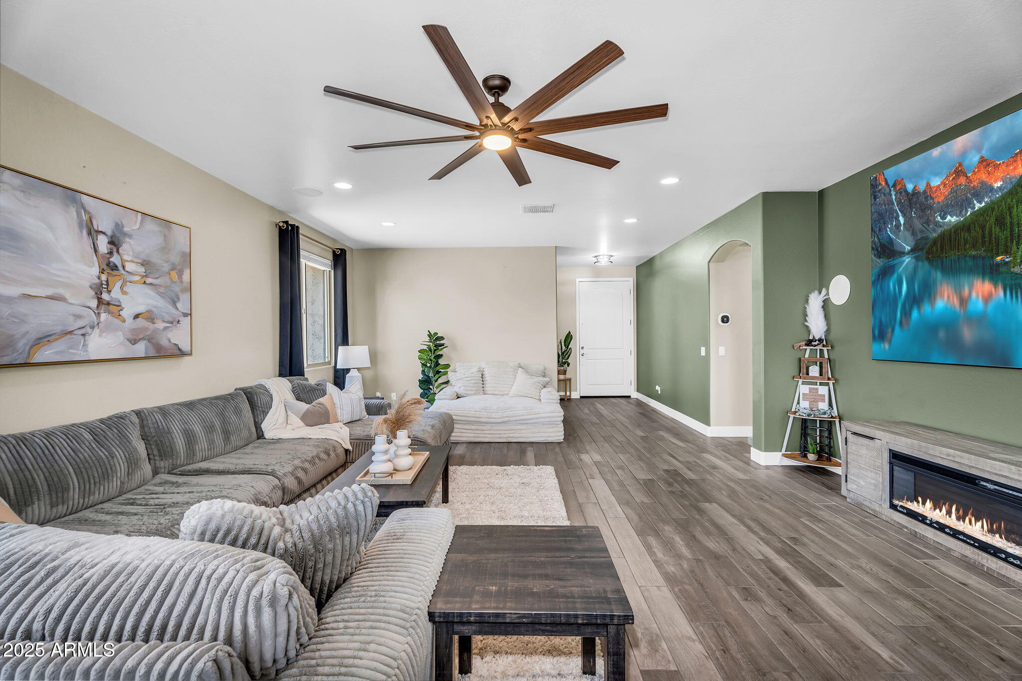 27550 N SILVERLEAF Road