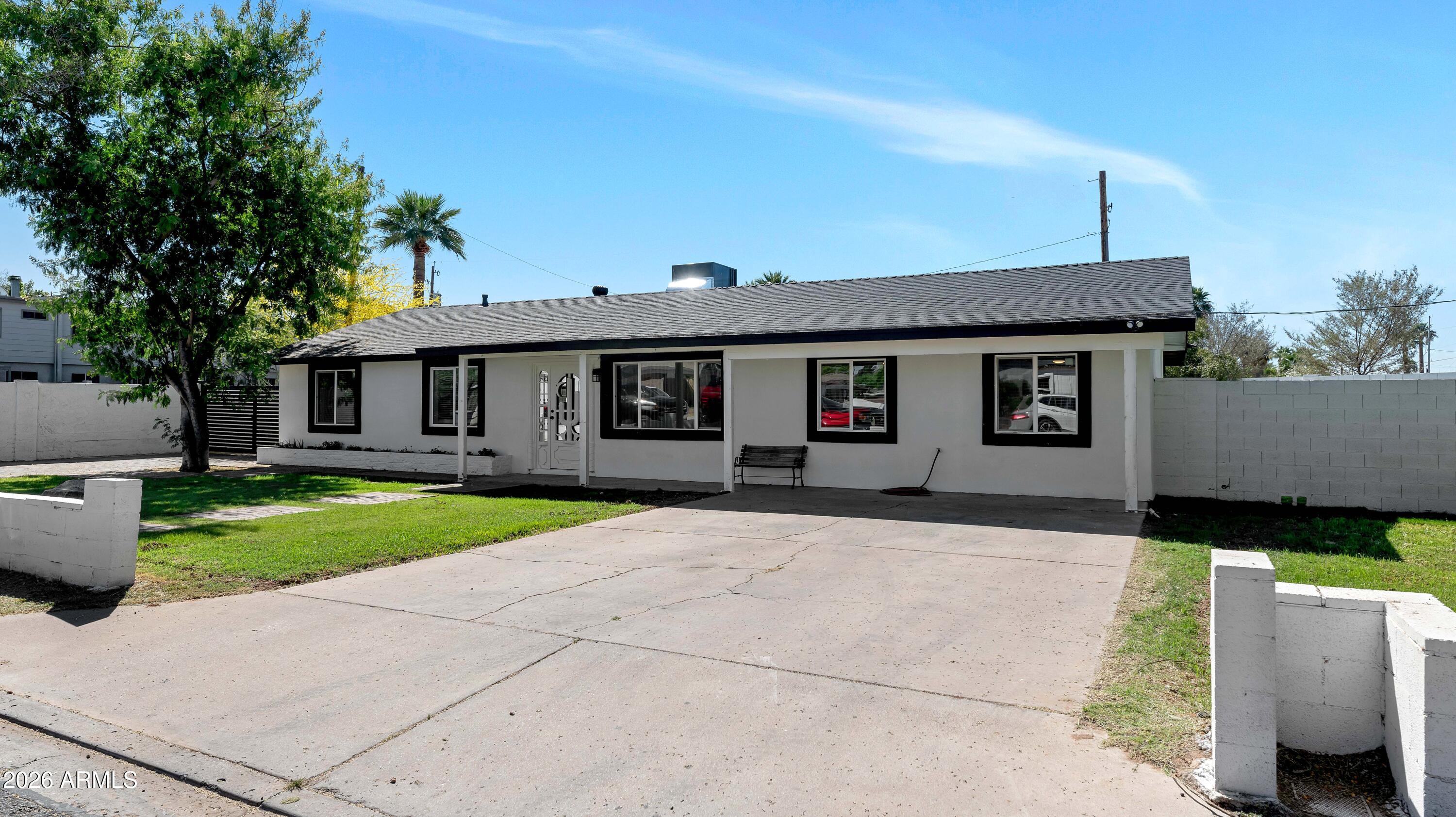 2601 E Harvard Street