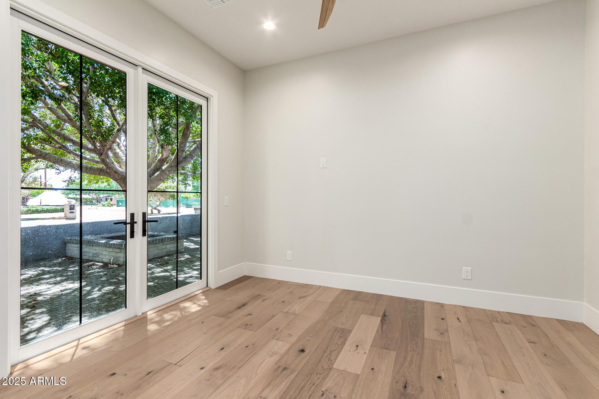 5440 E CALLE CAMELIA --