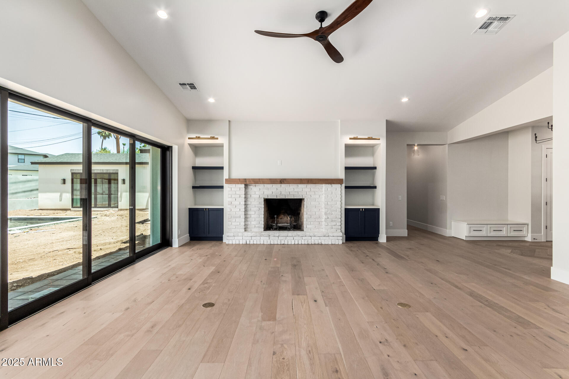 5440 E CALLE CAMELIA --