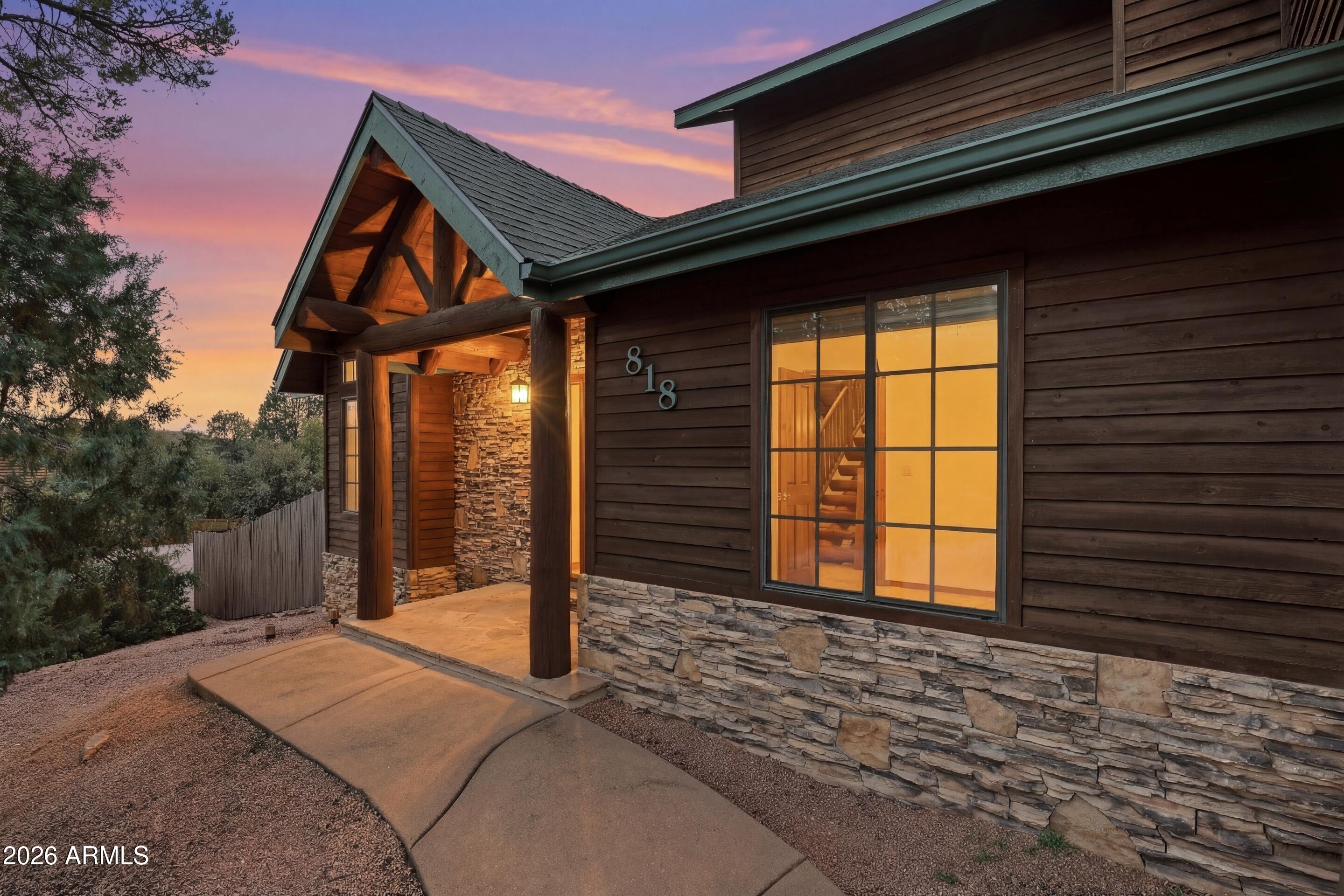 818 W ST MORITZ Drive